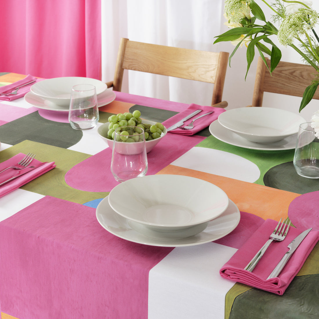 Dundee 100% cotton stain-resistant resin tablecloth