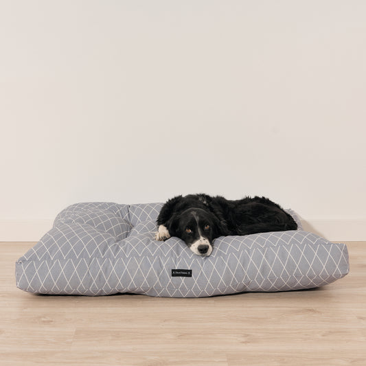 Thick Quilted 100% Cotton Stain Resistant Pet Bed for Dogs and Cats 0120-297