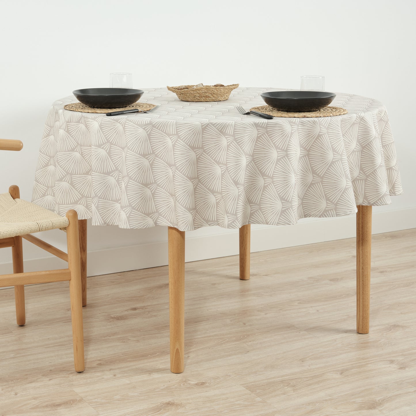 Round stain-resistant tablecloth 0120-182