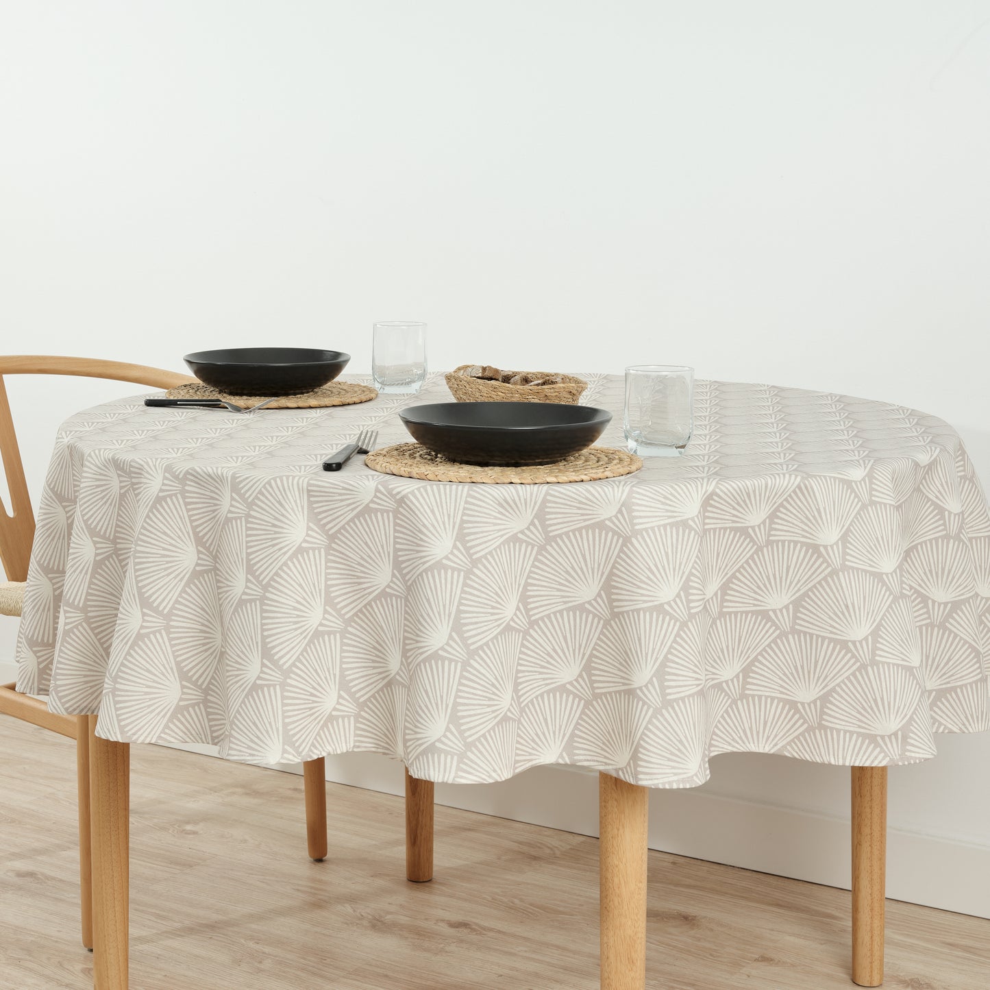 Round stain-resistant tablecloth 0120-182