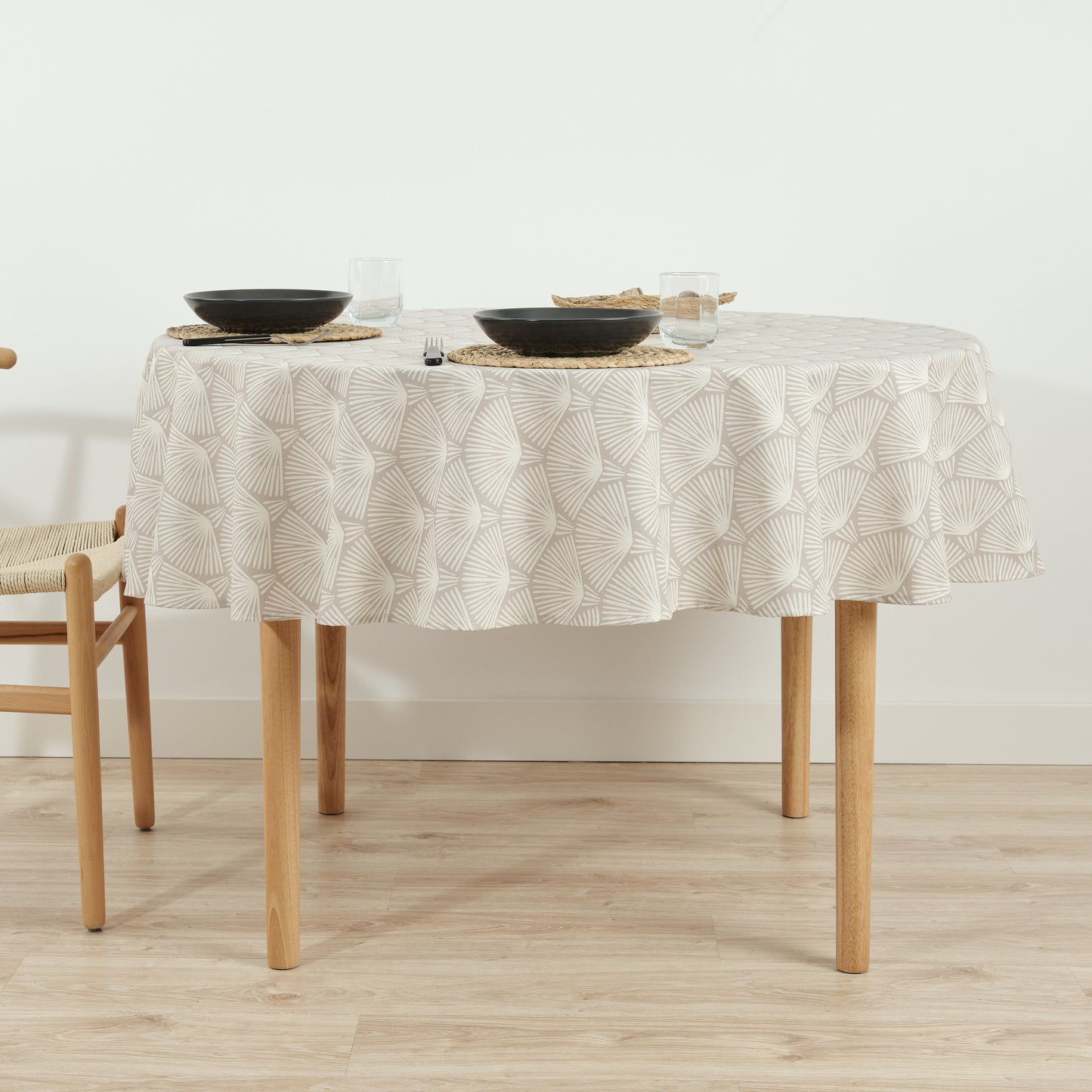 Round stain-resistant tablecloth 0120-182