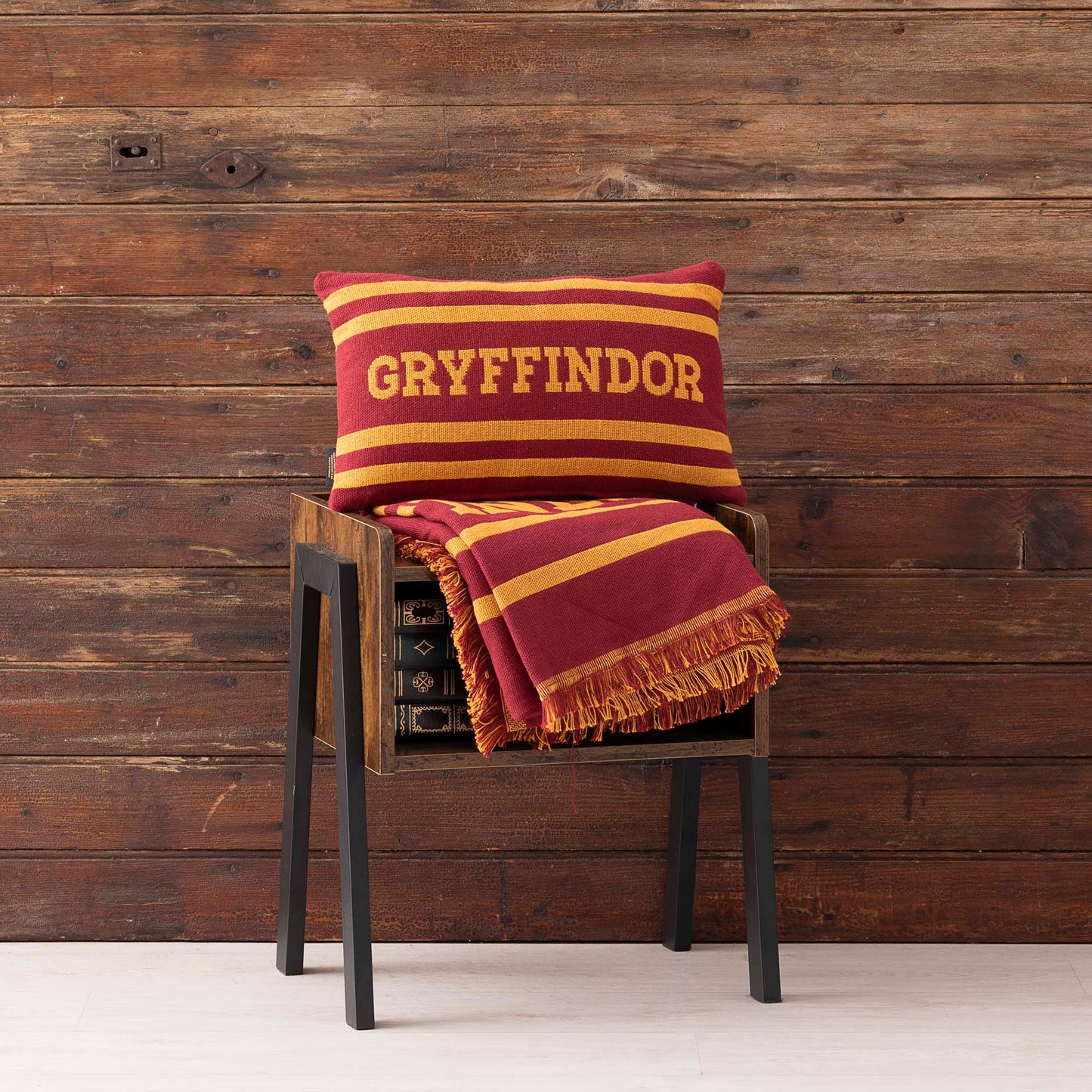 100% Cotton cushion cover 45x45 cm Gryffindor House C