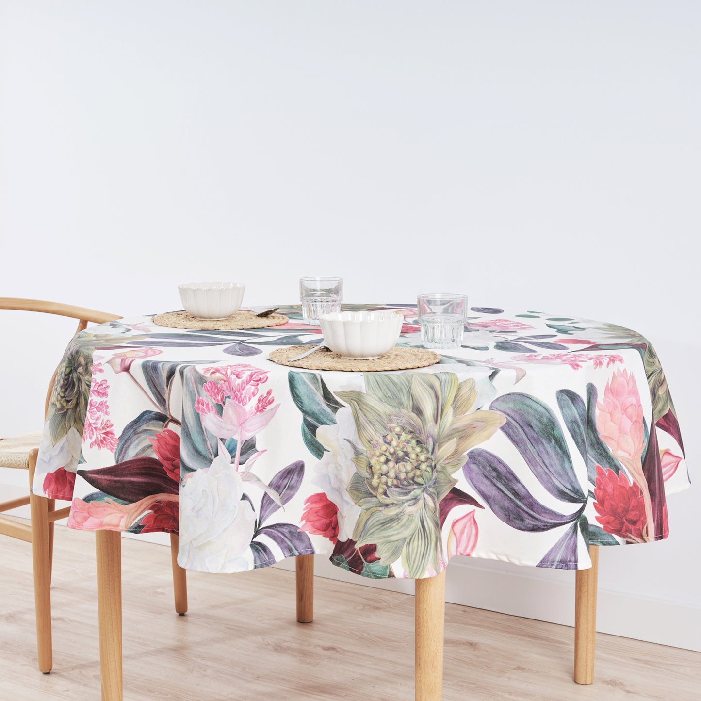 Round stain-resistant tablecloth 0318-105