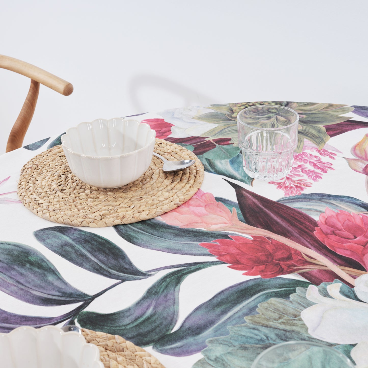 Round stain-resistant tablecloth 0318-105