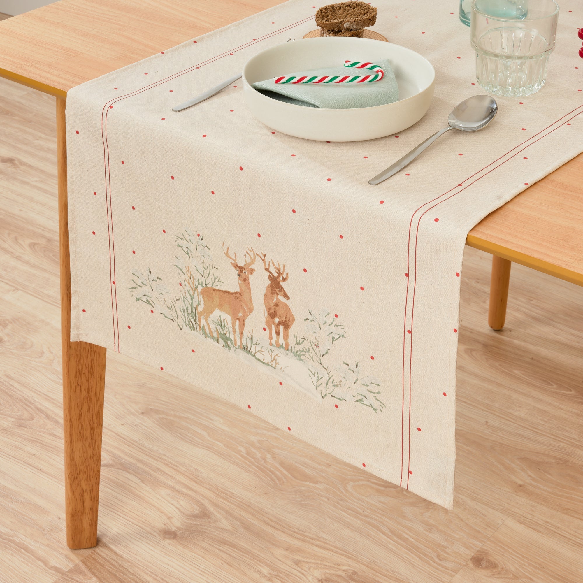 Chemin de table cerf