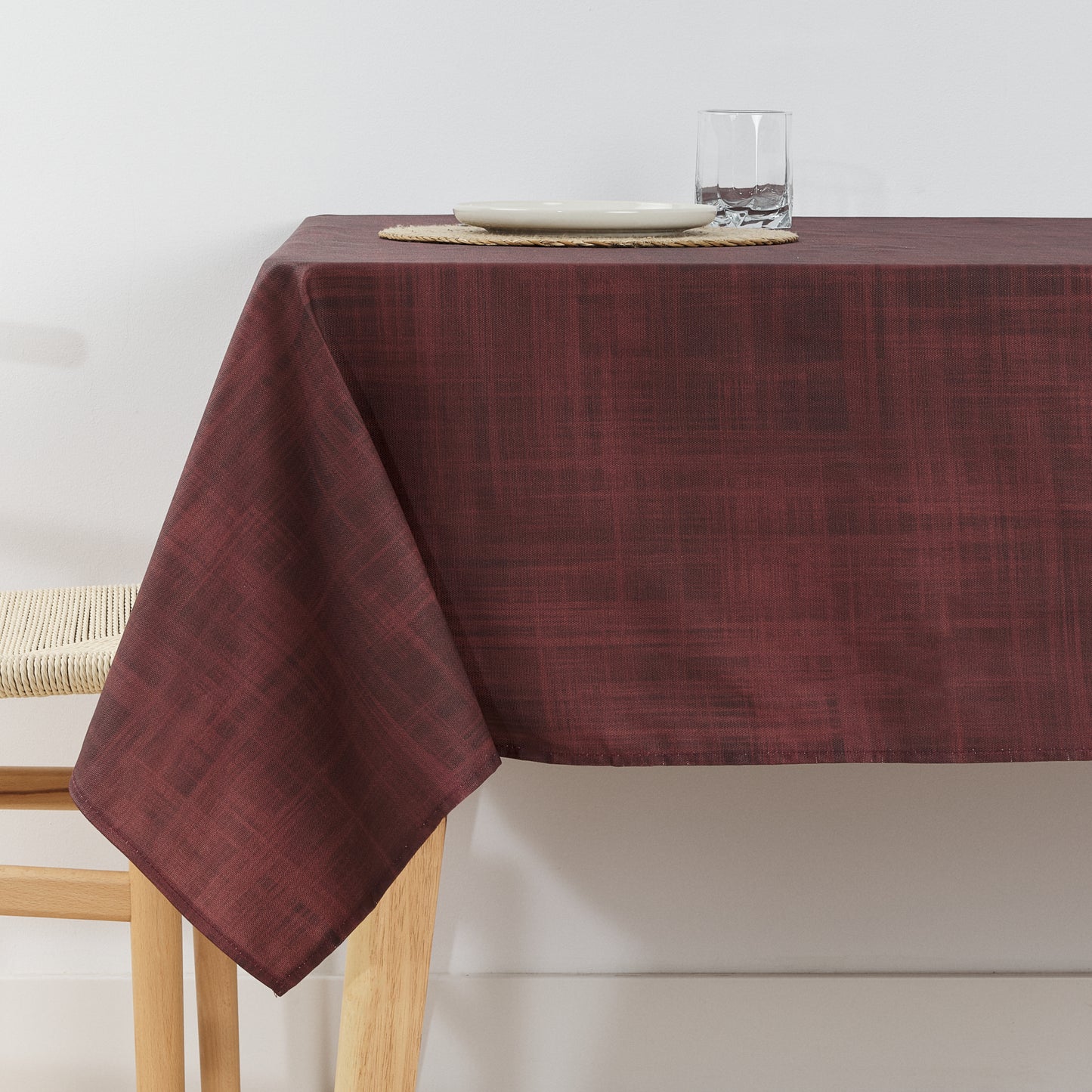 Burgundy Christmas stain-resistant tablecloth