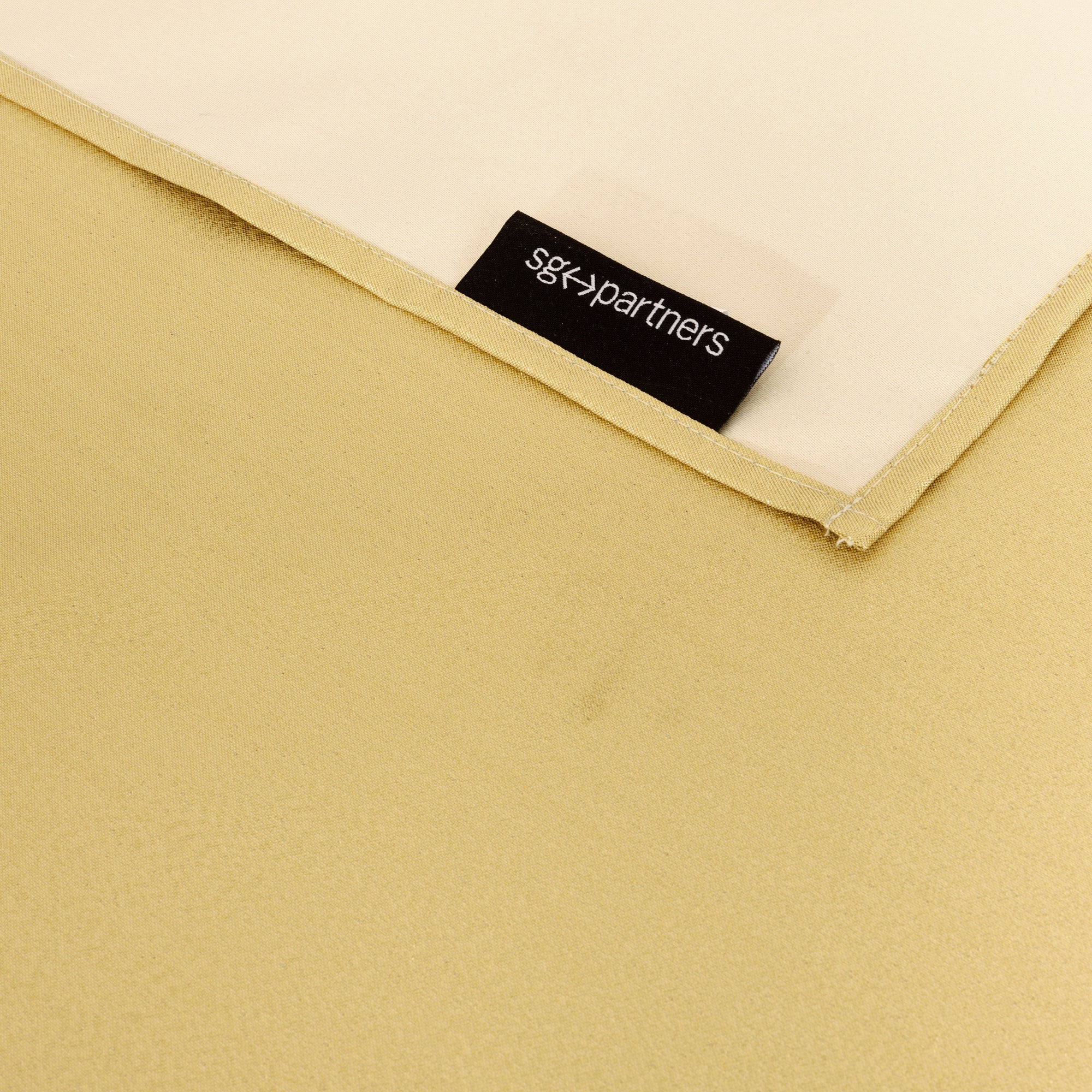 Nappe toucher tissu jacquard Nuit de Noël Lurex Or