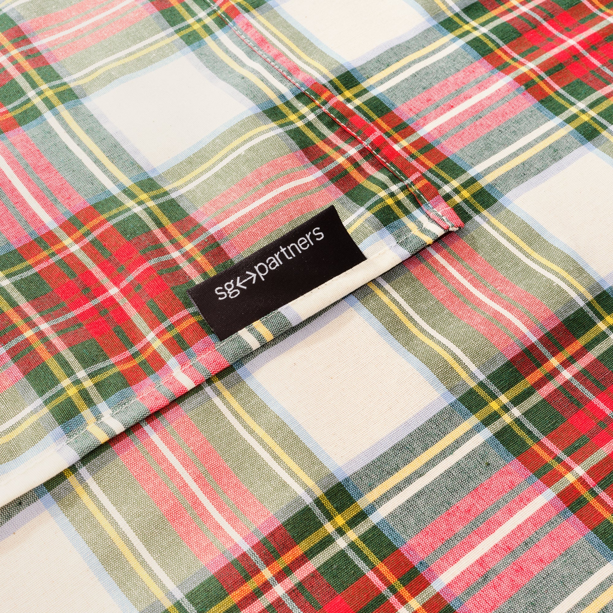 Cabal 02 fabric touch tablecloth