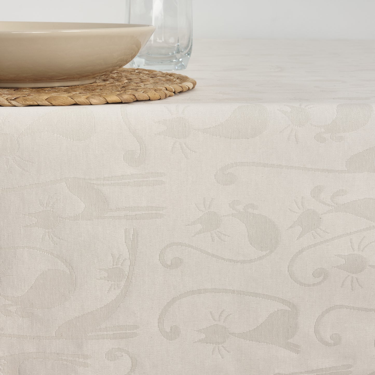 Mantel antimanchas jacquard Acacia 2342 Crudo