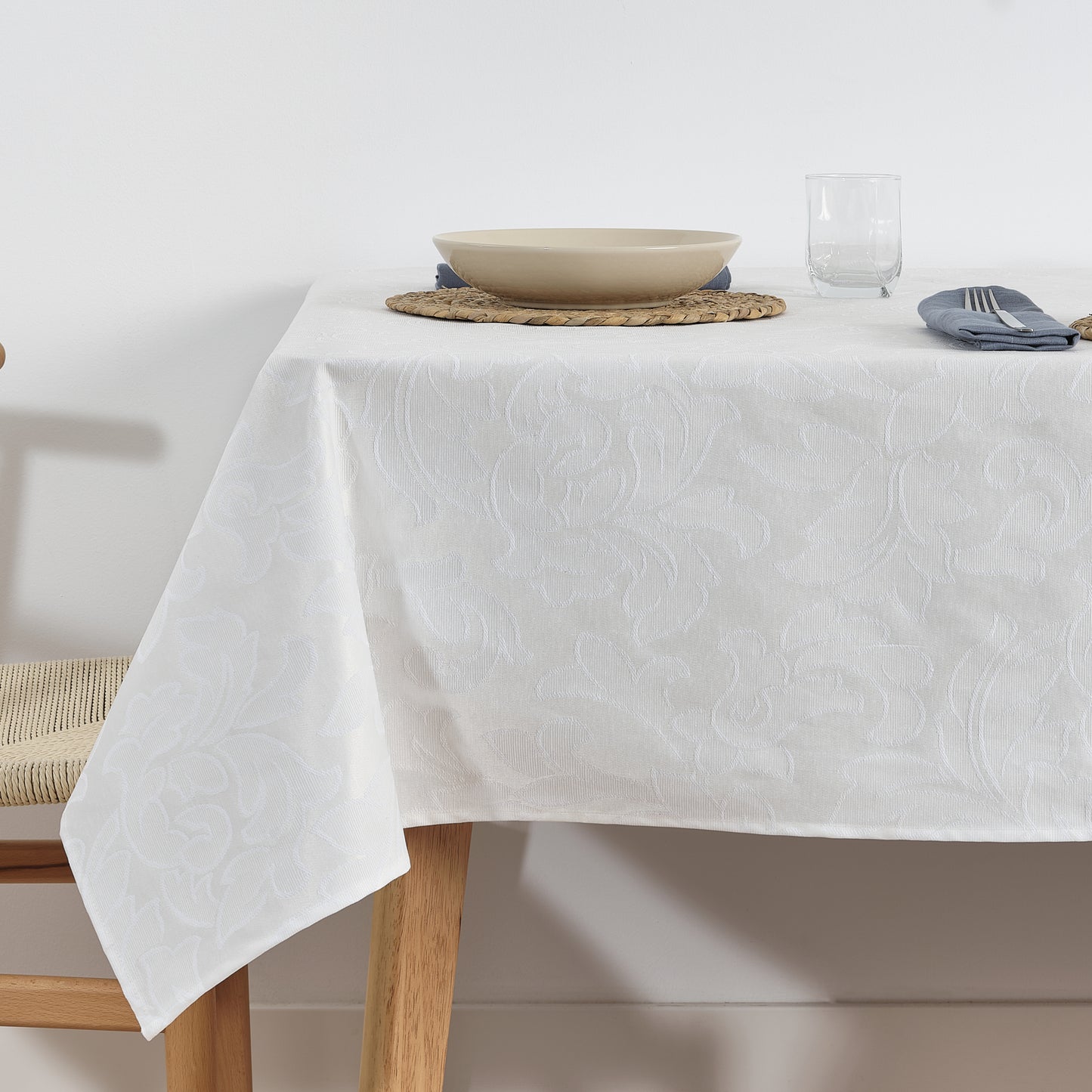 Acacia jacquard stain-resistant tablecloth 3233 White