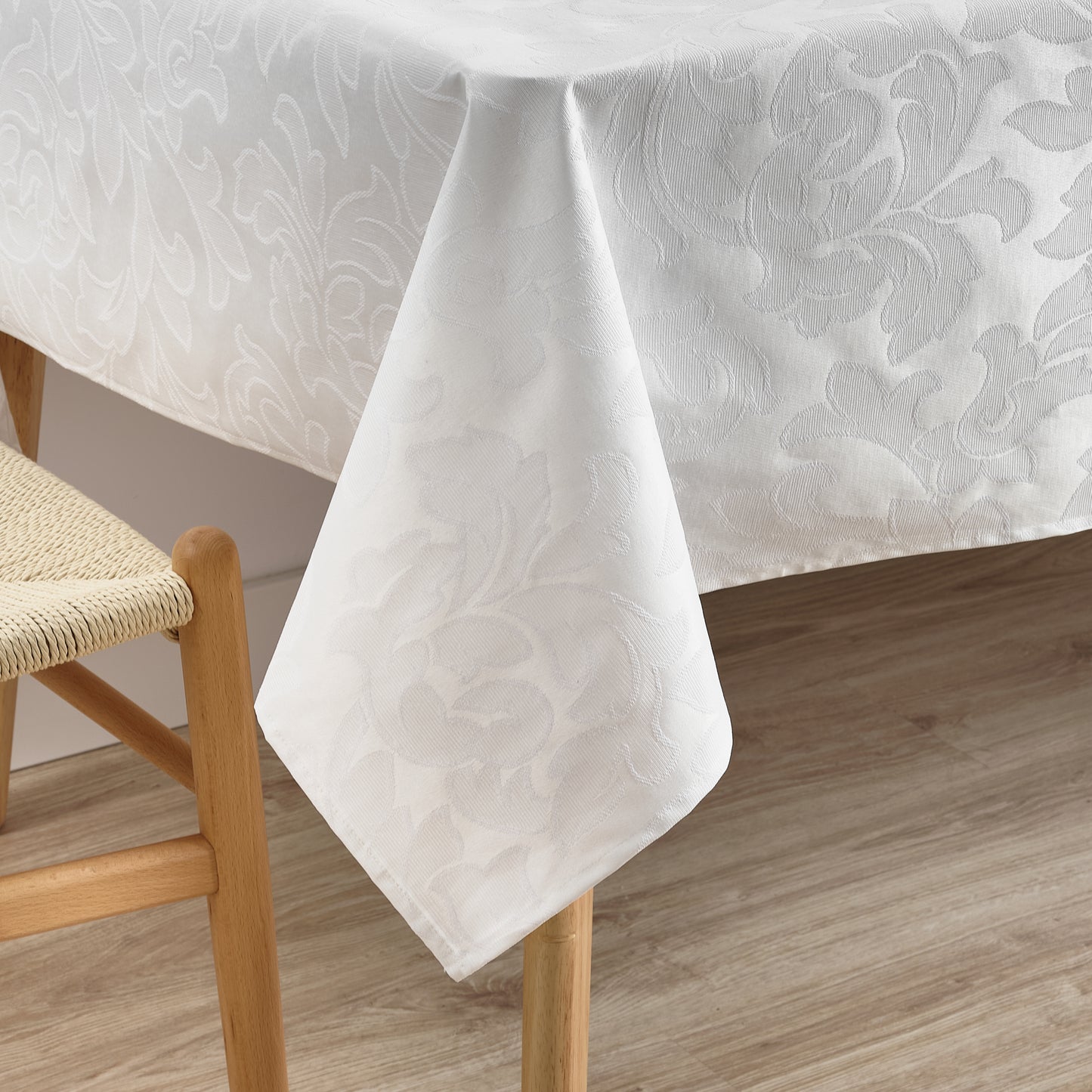 Acacia jacquard stain-resistant tablecloth 3233 White