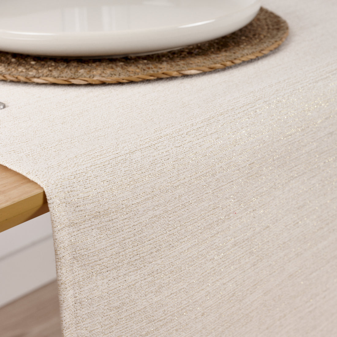 Jacquard table runner with golden thread R17948 45x140 cm