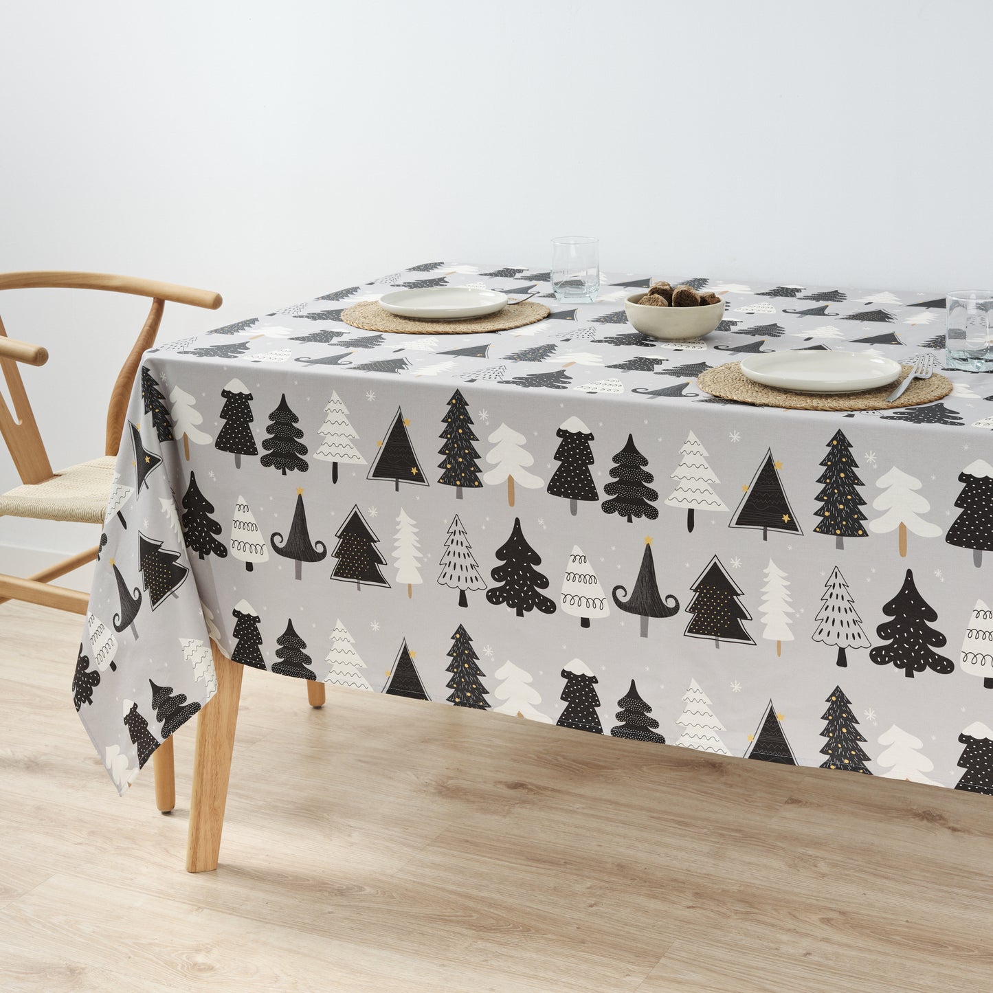 Noel 4 stain-resistant tablecloth