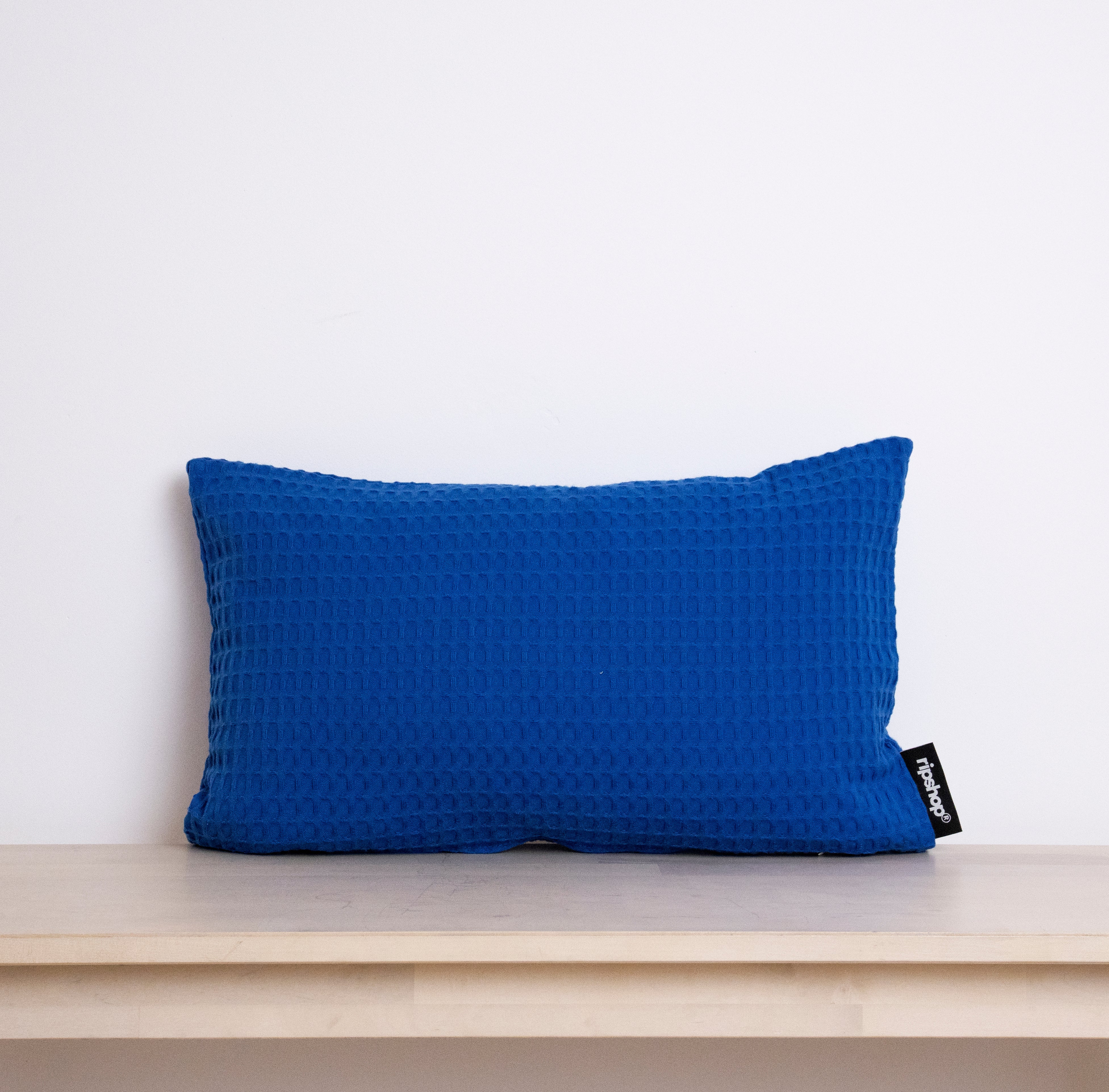 Housse de coussin gaufré 100% coton Bleu Cobalt 30x50 cm