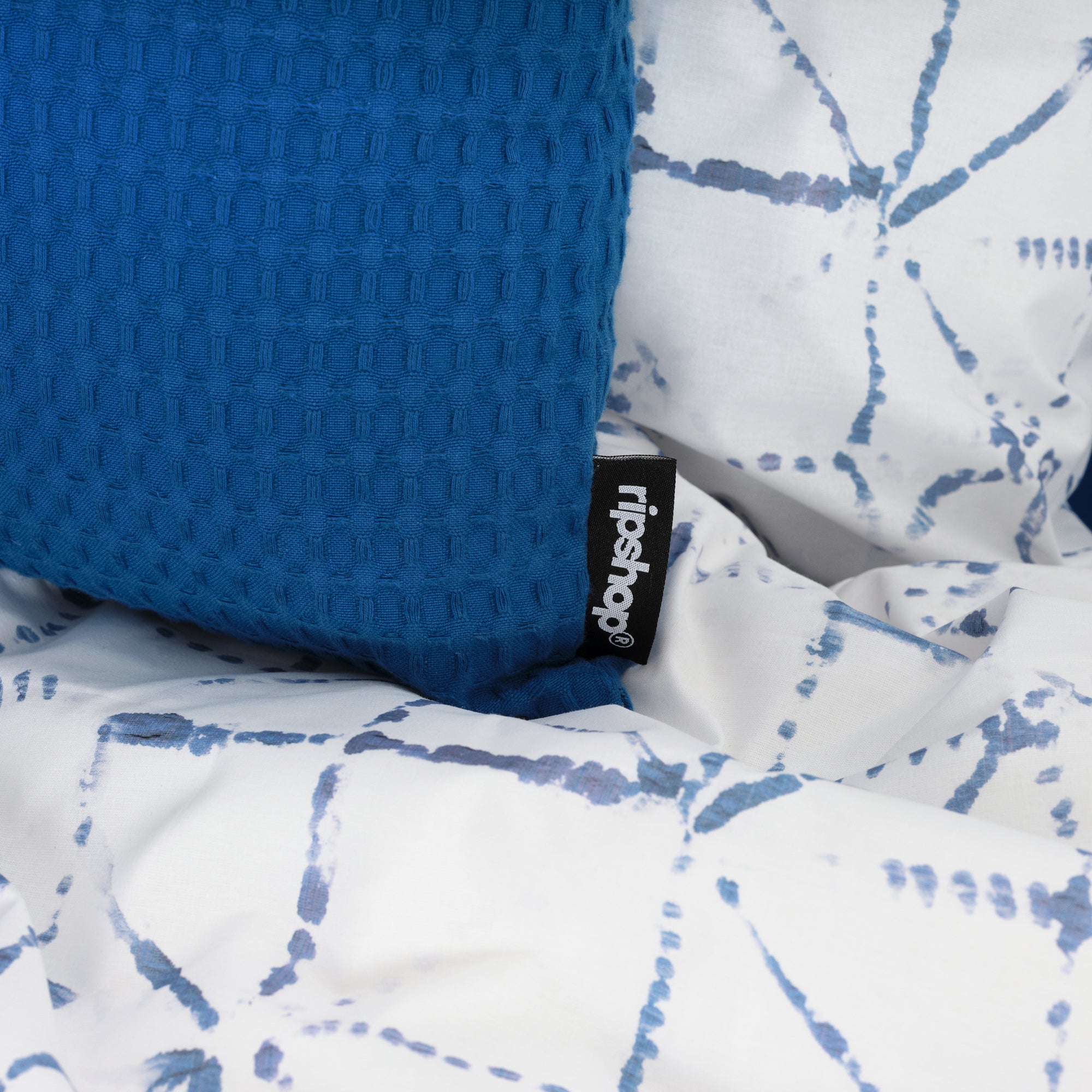Housse de coussin gaufré 100% coton Bleu Cobalt 30x50 cm