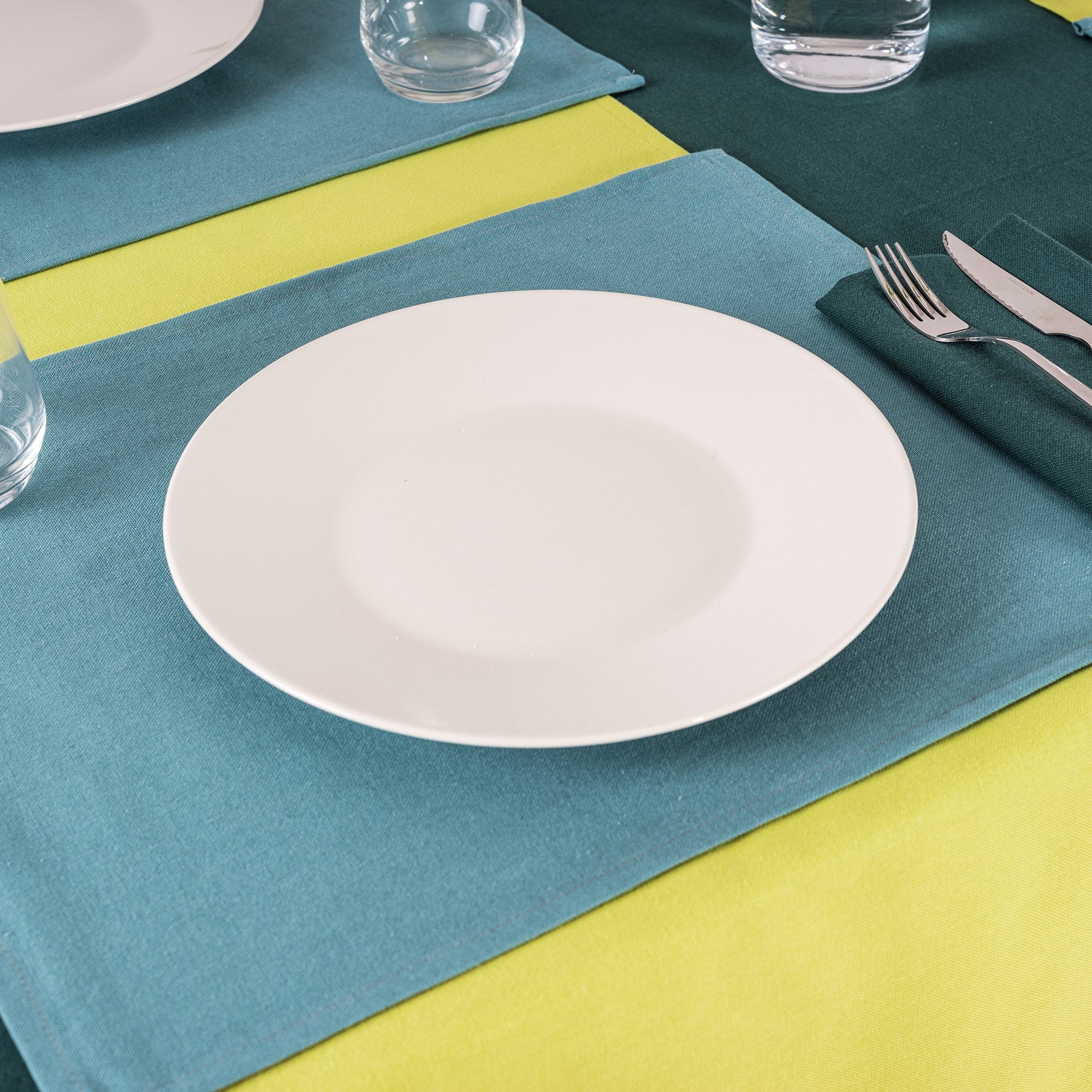 FLAT PLATE 28 CM PACK OF 6 UNITS.