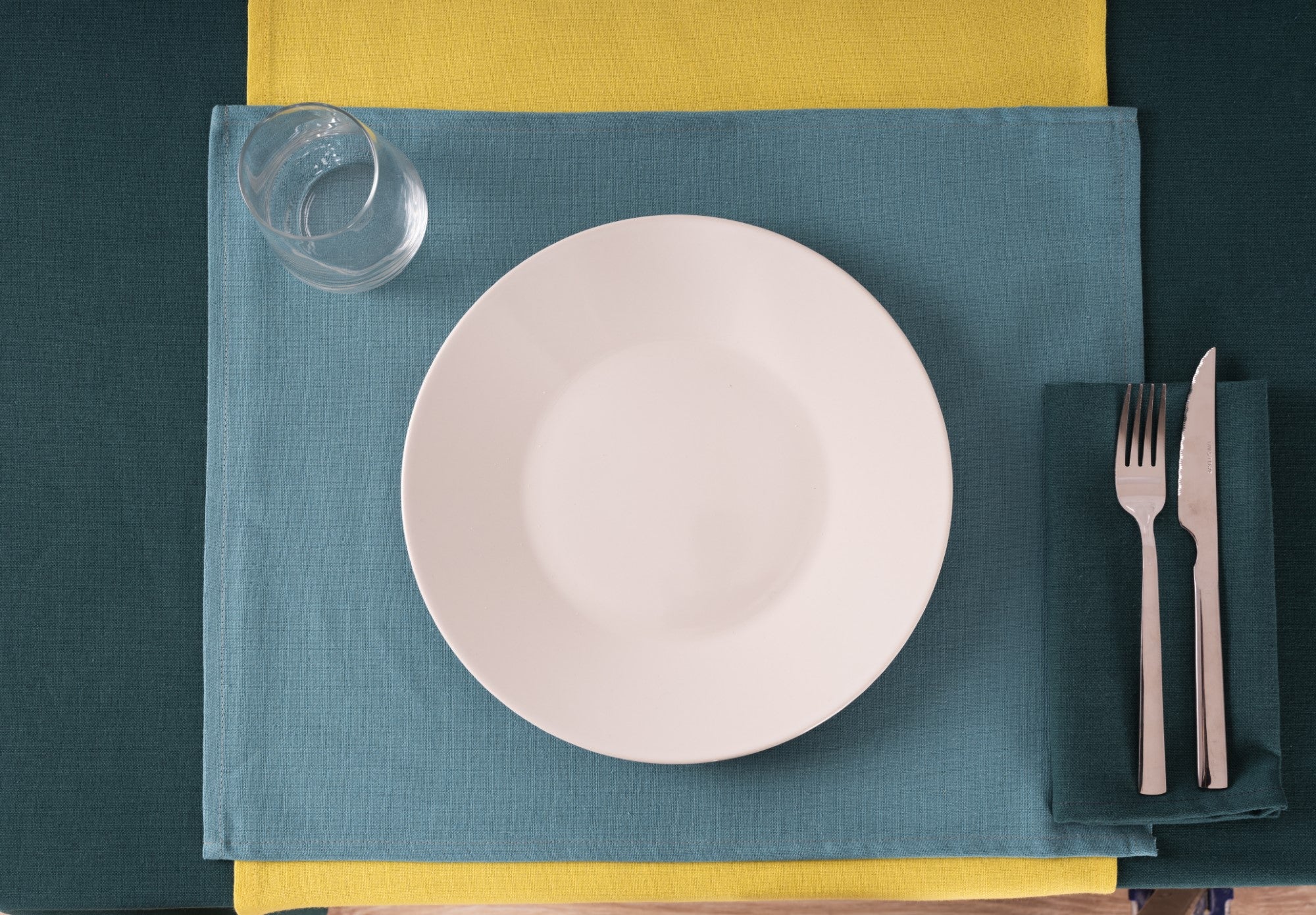 FLAT PLATE 28 CM PACK OF 6 UNITS.