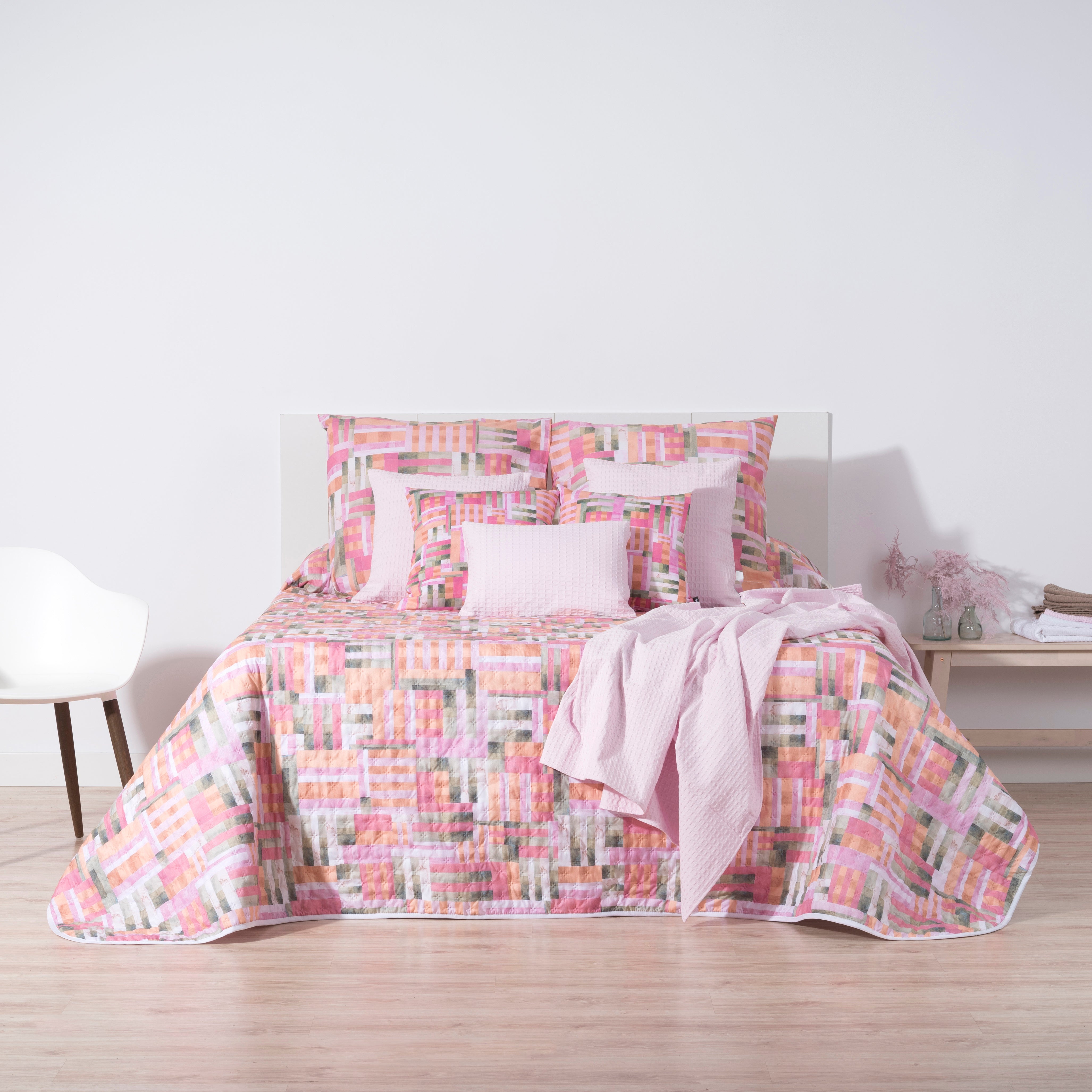 Diss Fuchsia reversible mid-season quilt