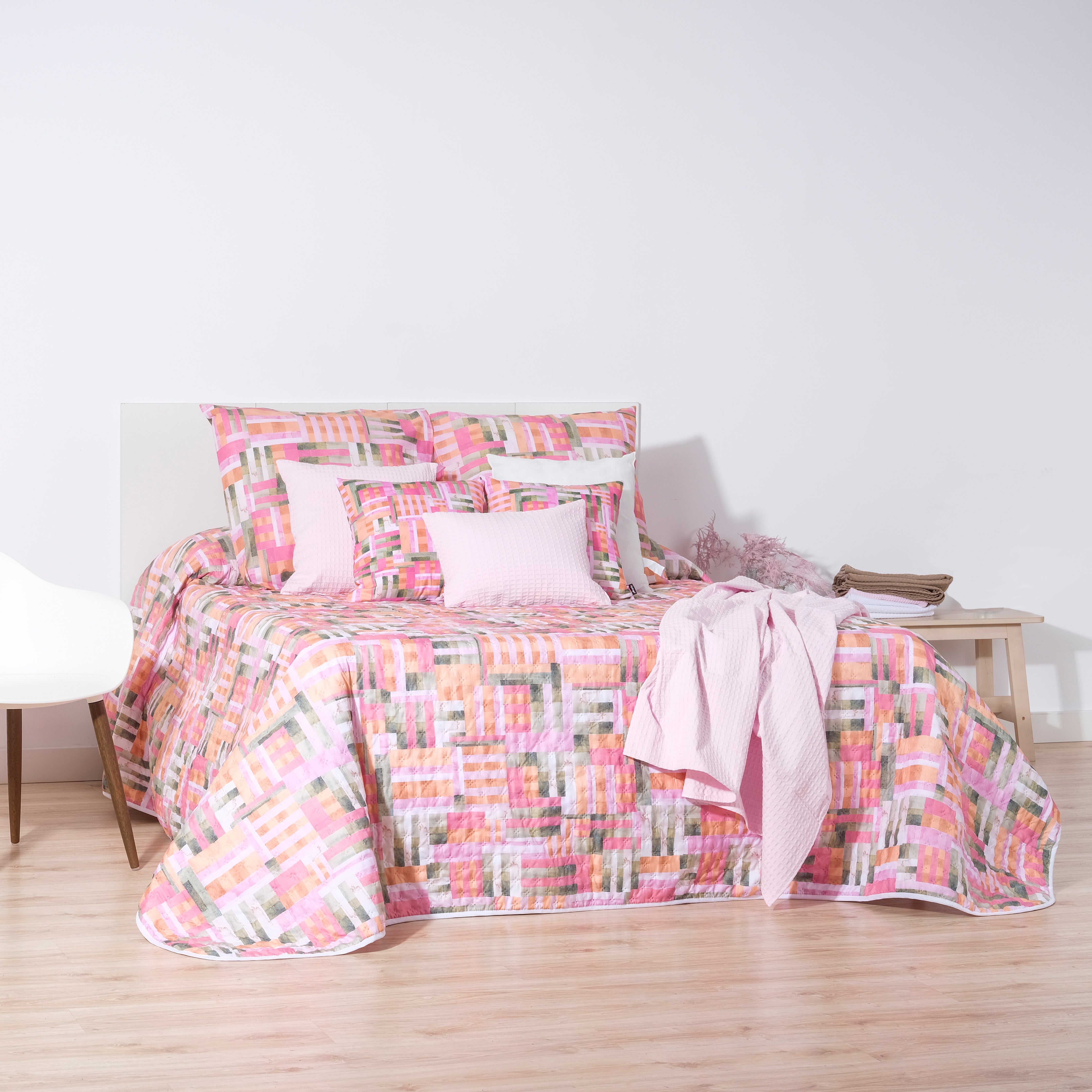 Diss Fuchsia reversible mid-season quilt