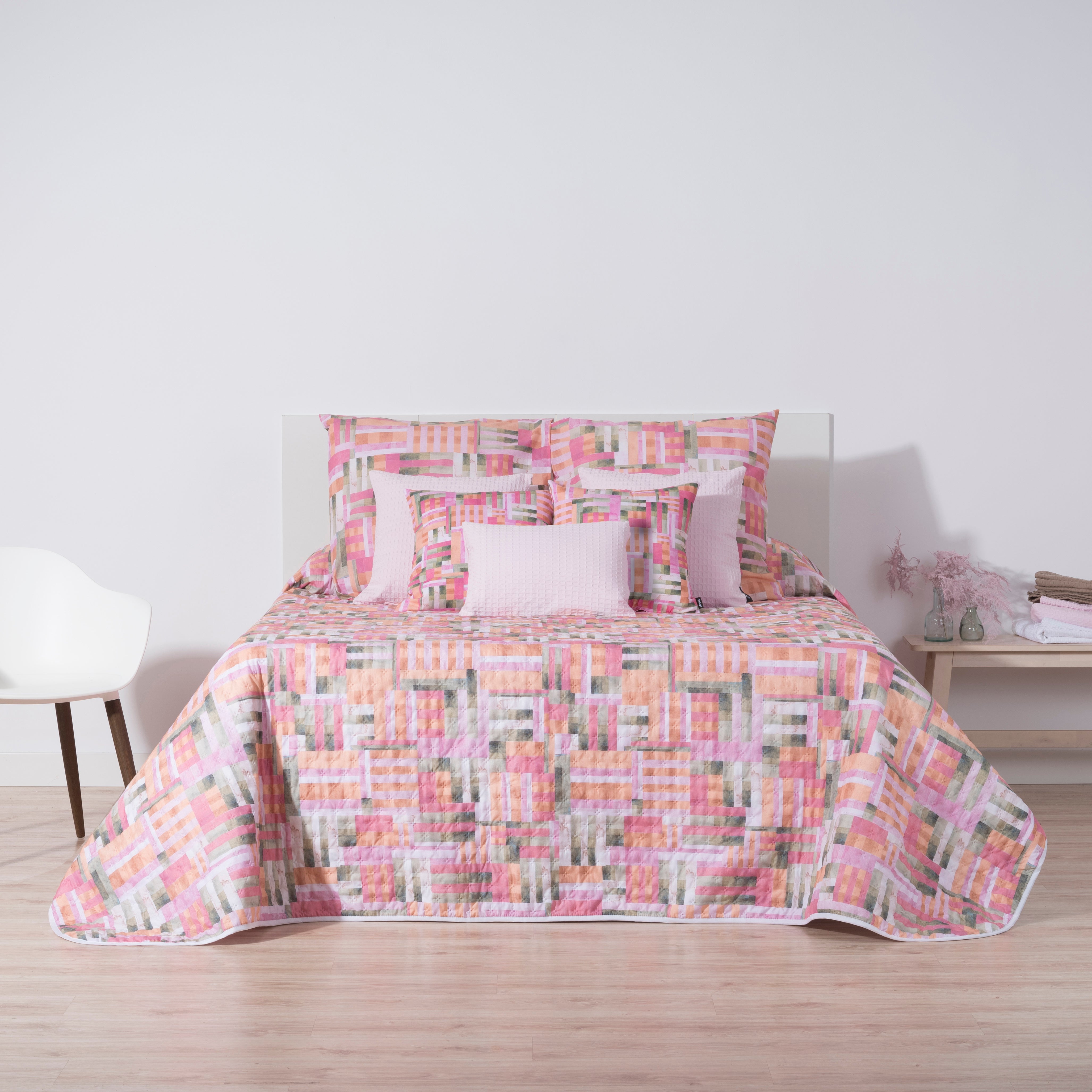 Diss Fuchsia reversible mid-season quilt