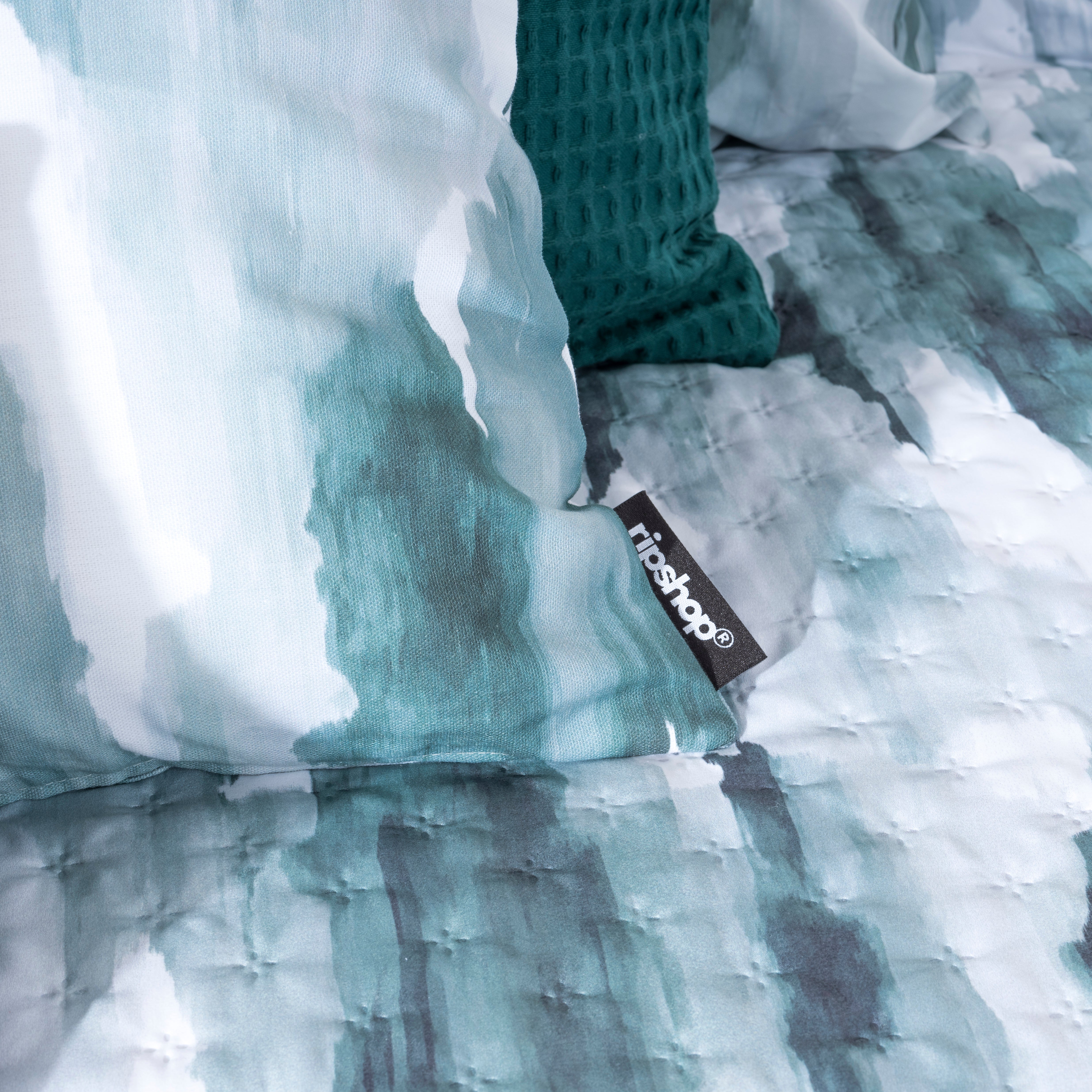 Luton Esmeralda reversible mid-season quilt