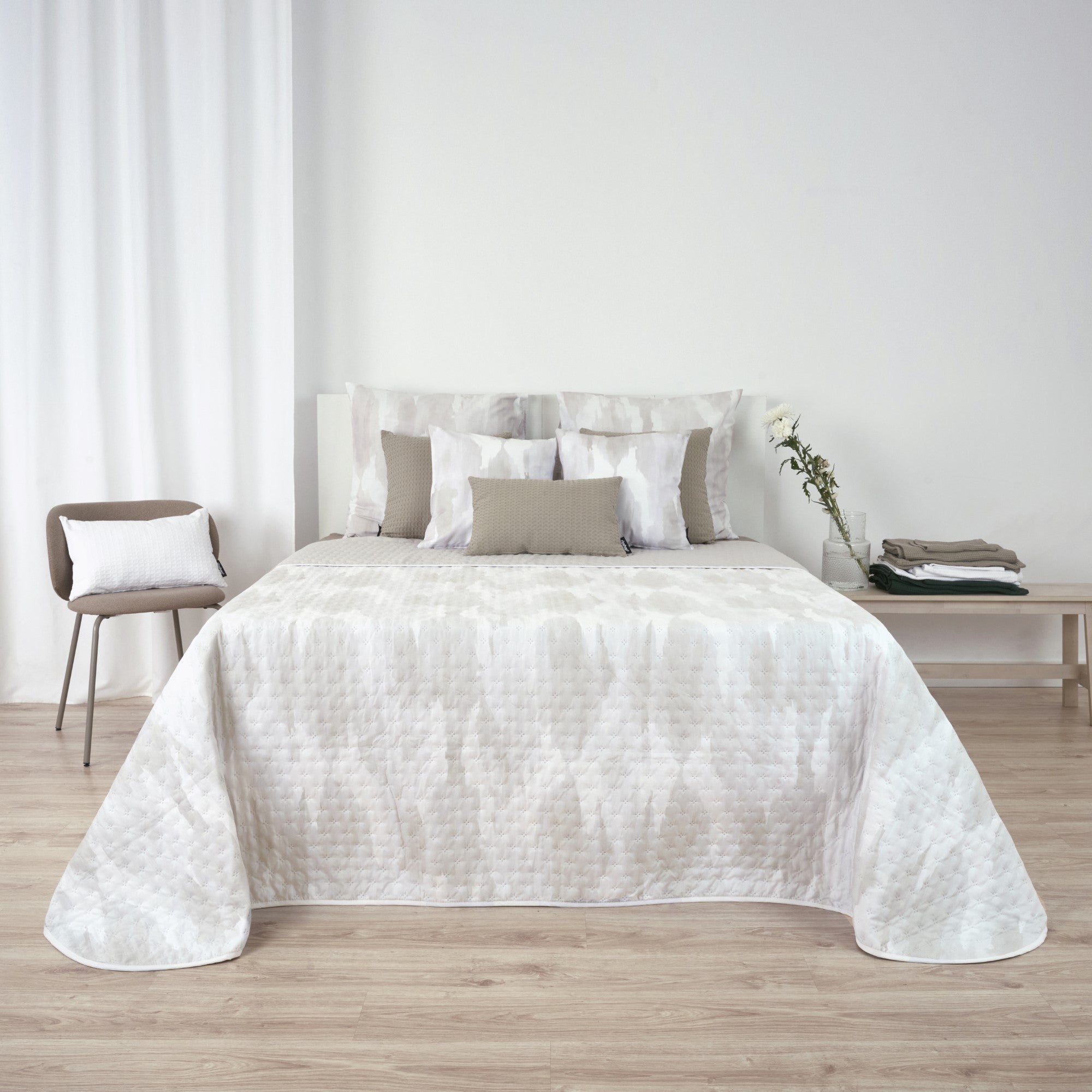 Luton Grey Reversible Mid-Season Quilt