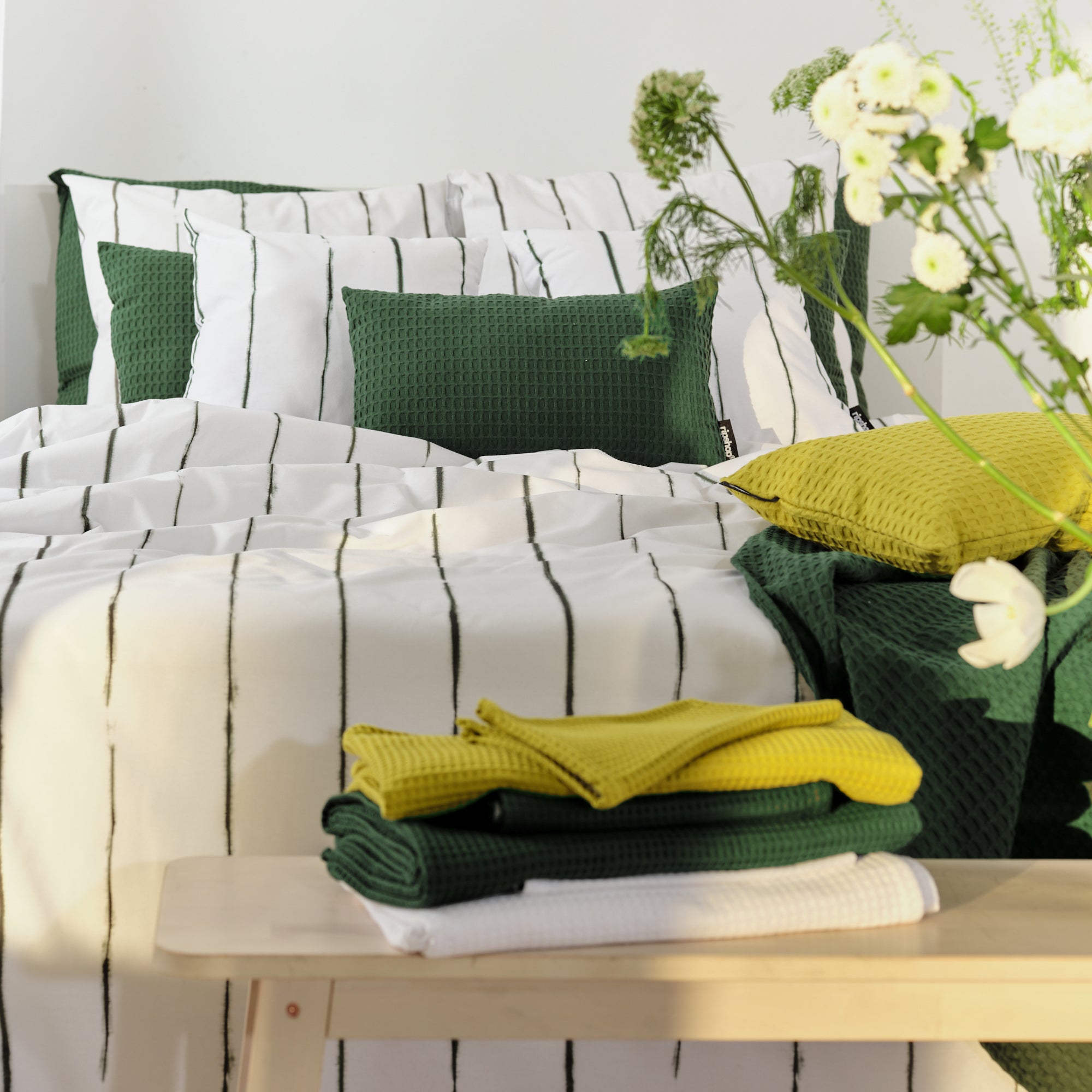 Serviette gaufrée 100% coton vert pistache