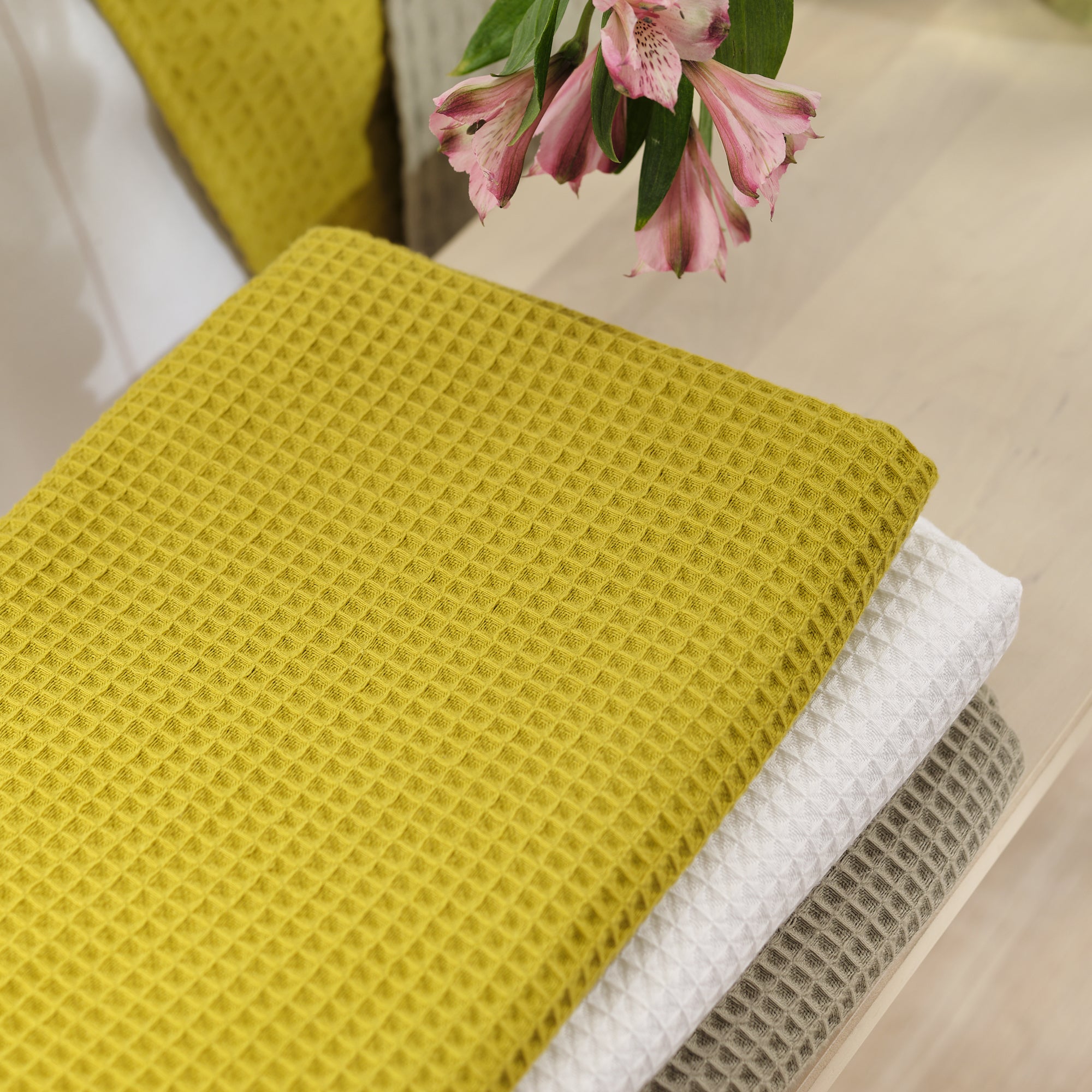 Serviette gaufrée 100% coton vert pistache