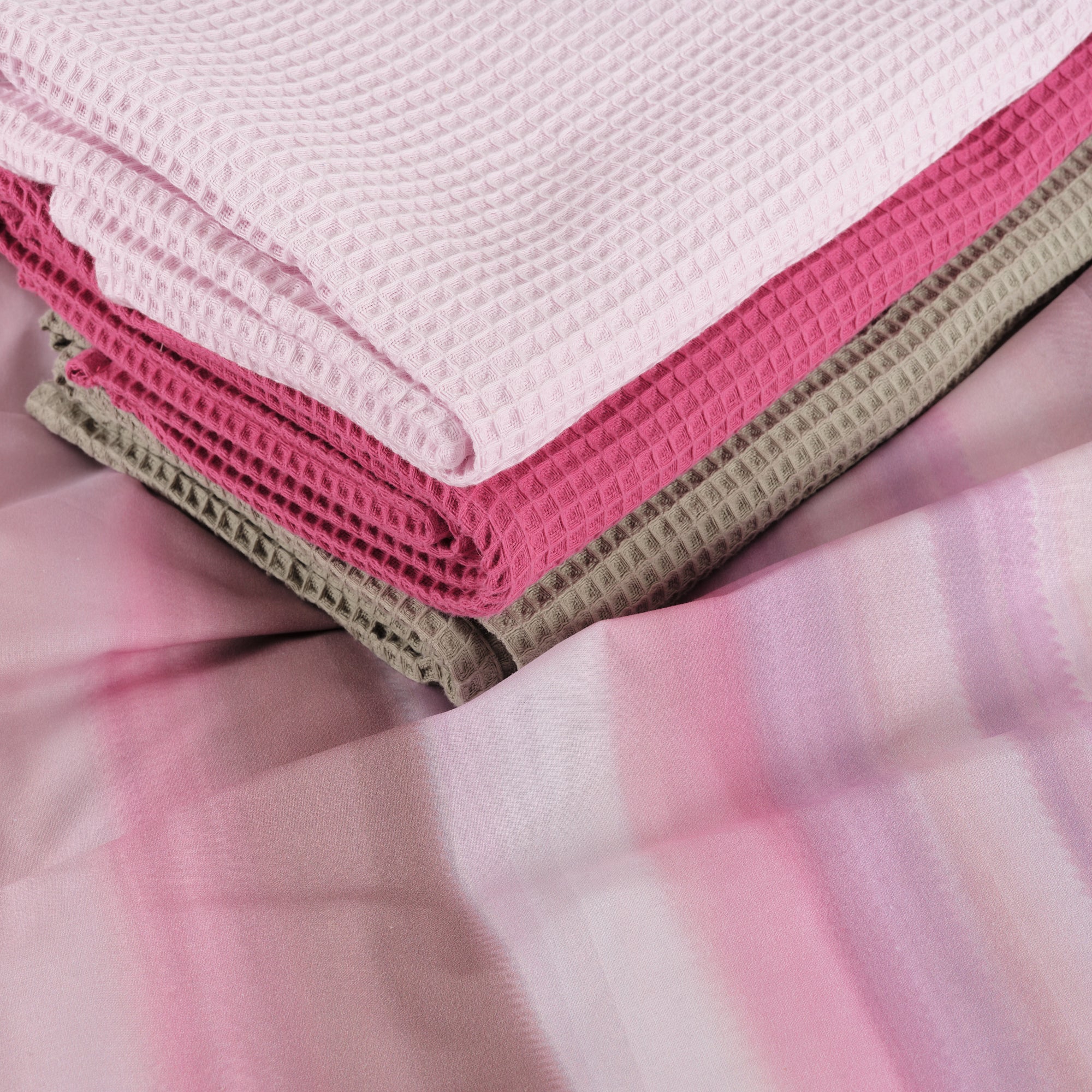 Serviette gaufrée 100% coton rose pâle