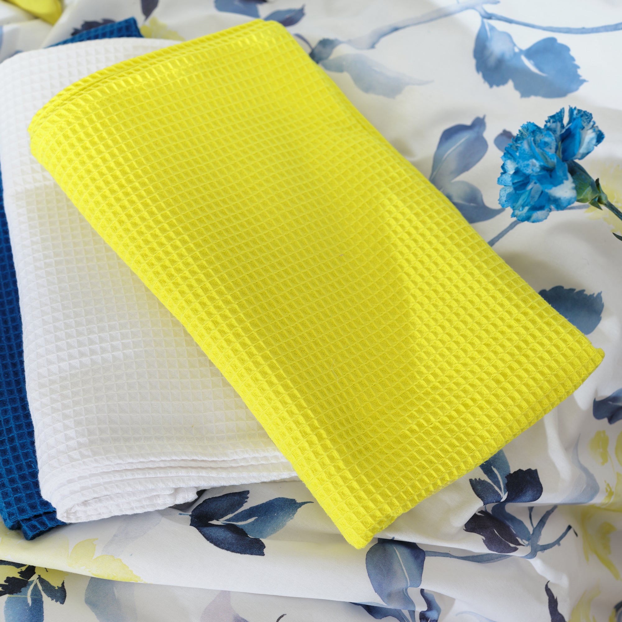 Serviette gaufrée 100% coton jaune