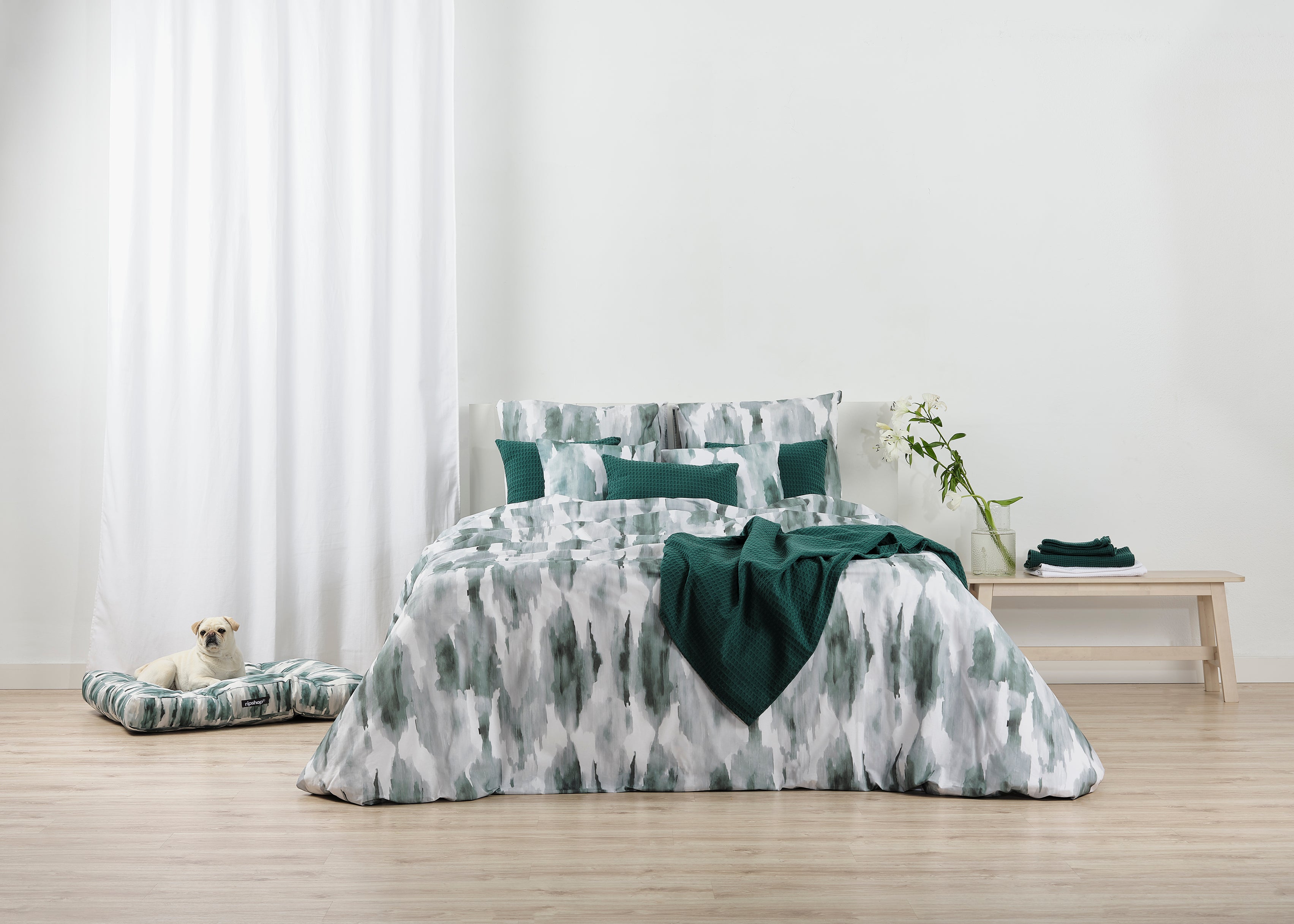 Luton 12 100% Cotton Stain Resistant Pet Bed