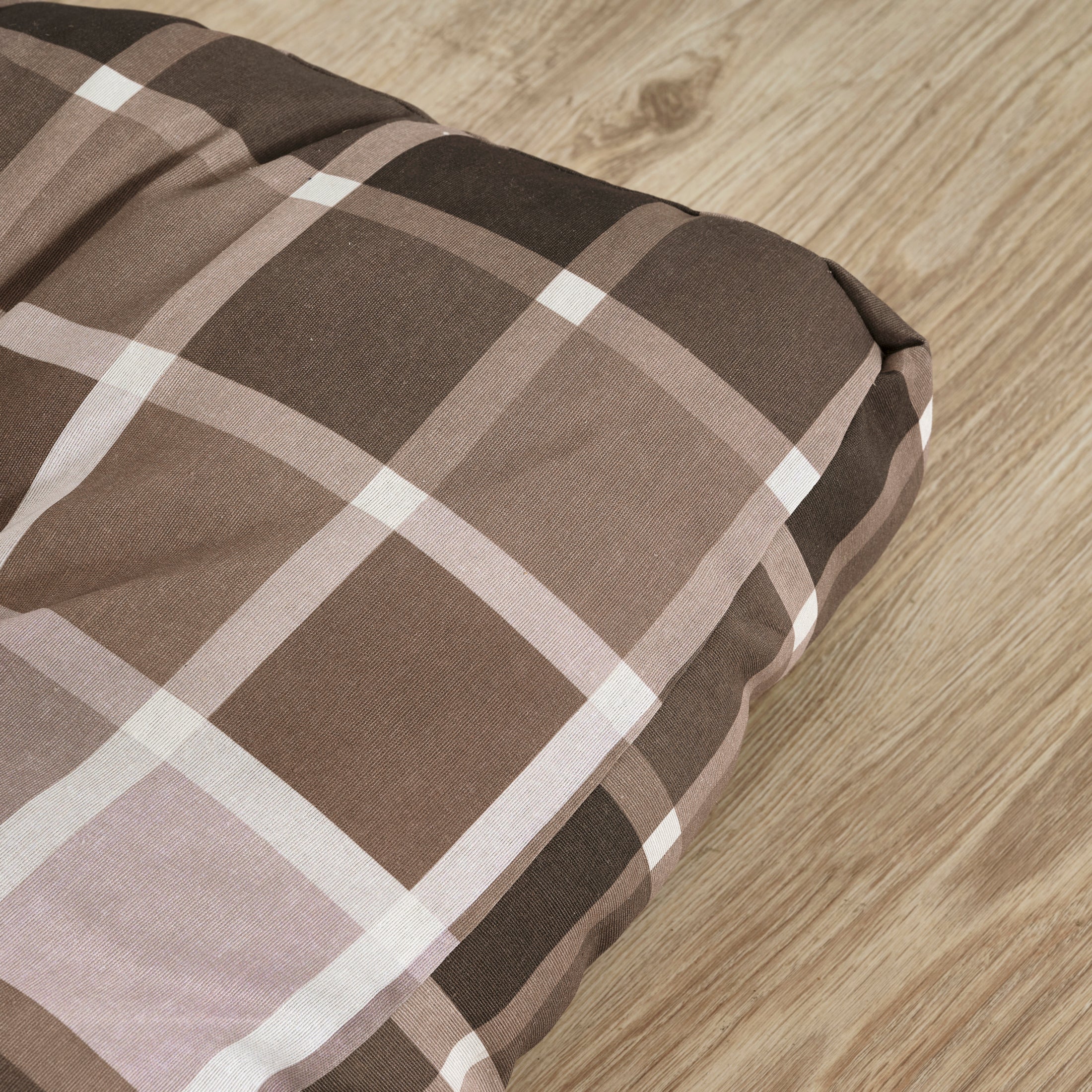 100% Cotton Stain Resistant Pet Bed Sutton Brown