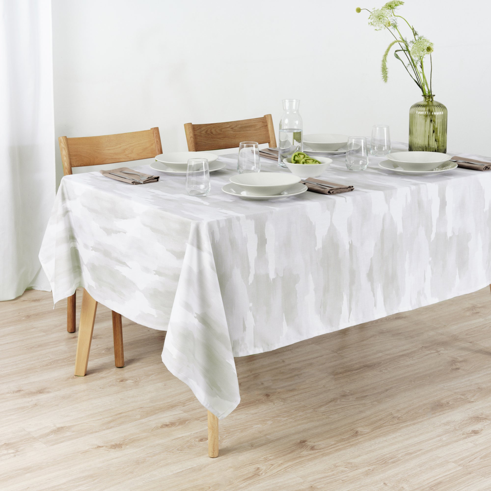 100% cotton stain-resistant resin tablecloth Luton 2