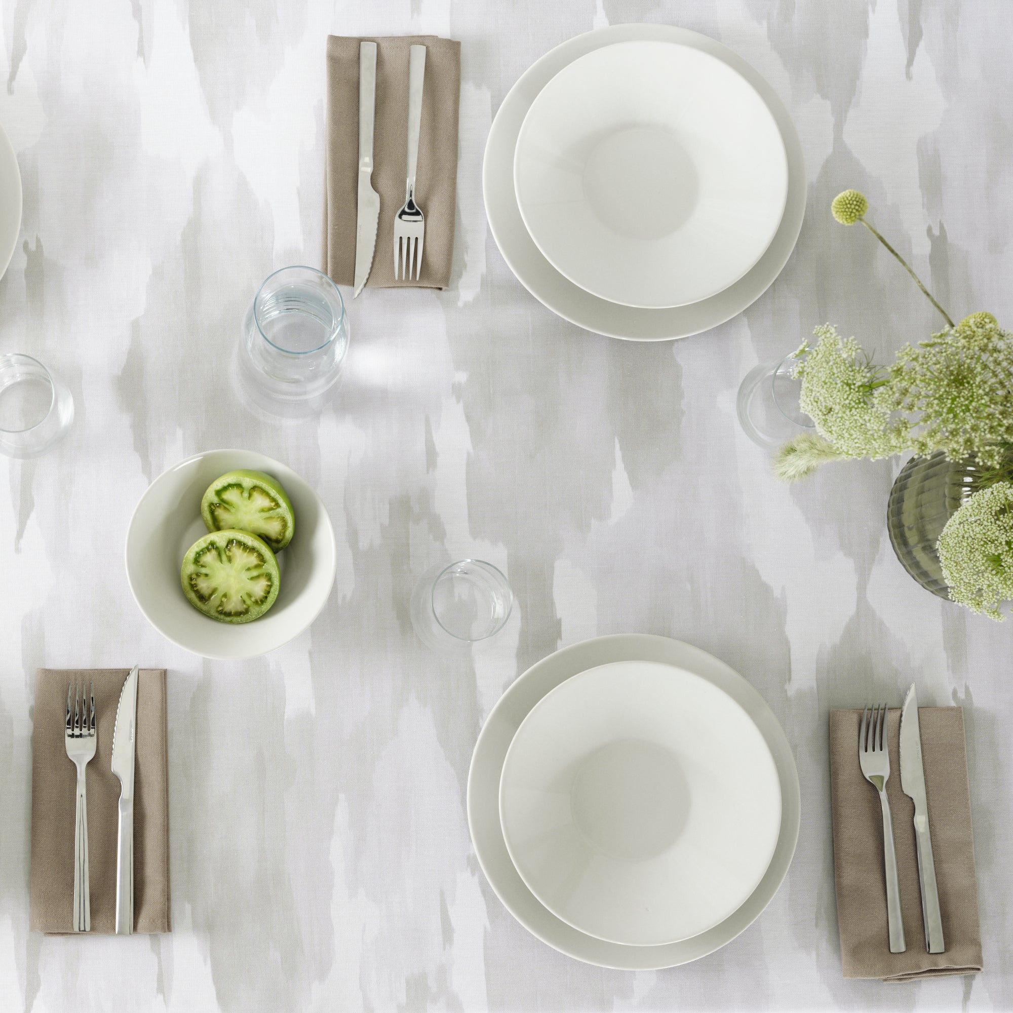 100% cotton stain-resistant resin tablecloth Luton 2