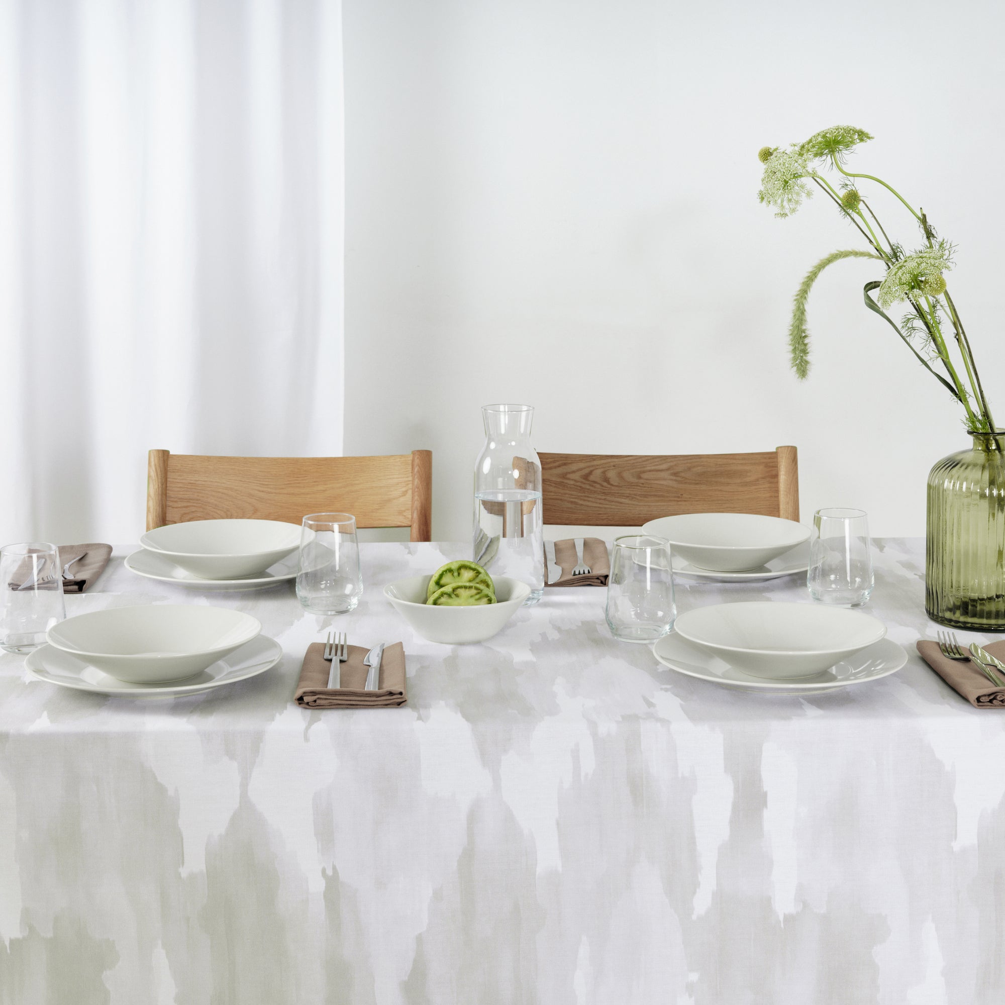 100% cotton stain-resistant resin tablecloth Luton 2