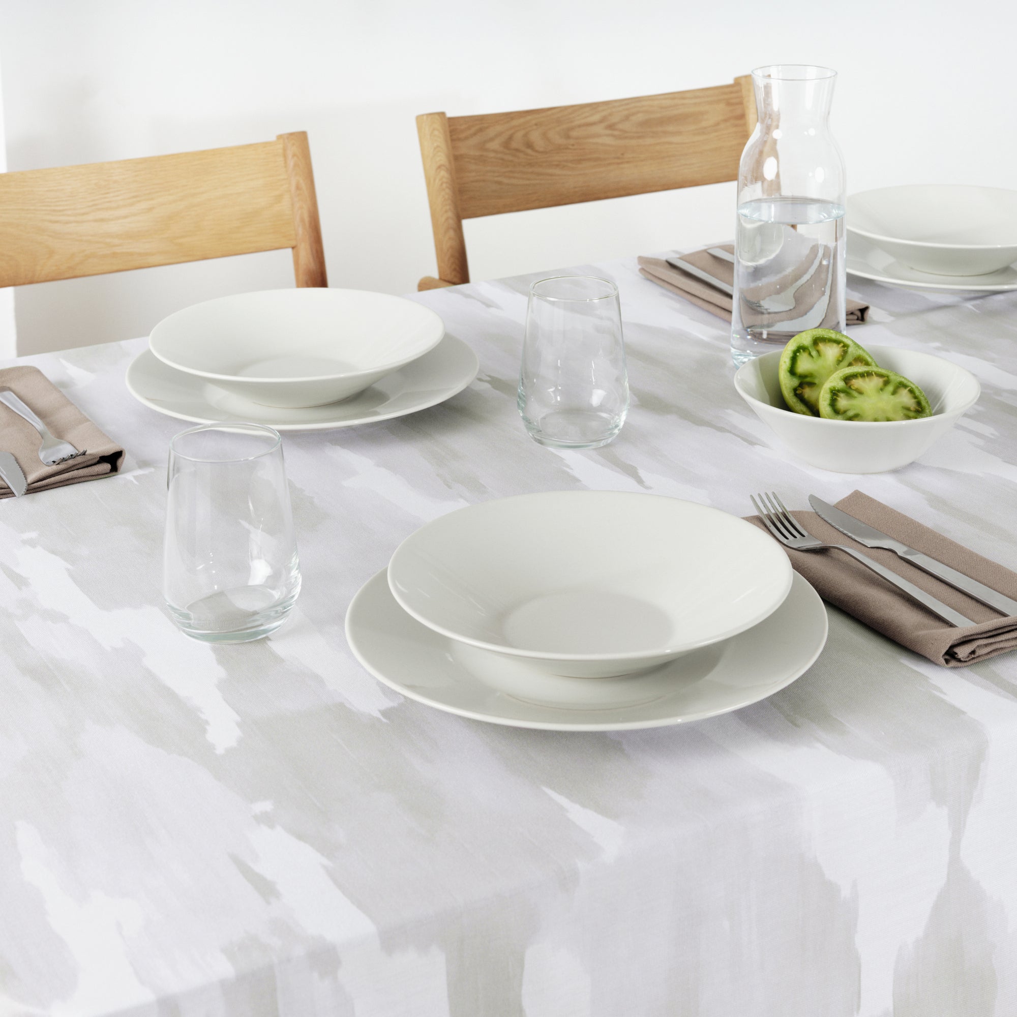 100% cotton stain-resistant resin tablecloth Luton 2