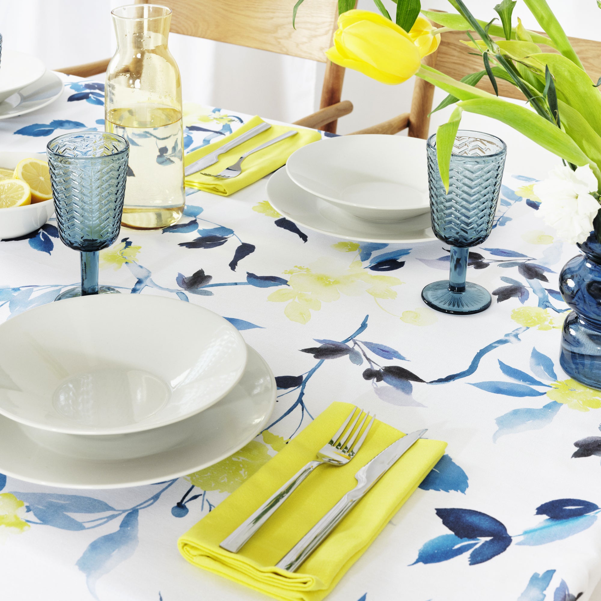 100% cotton stain-resistant resin tablecloth Leeds Blue