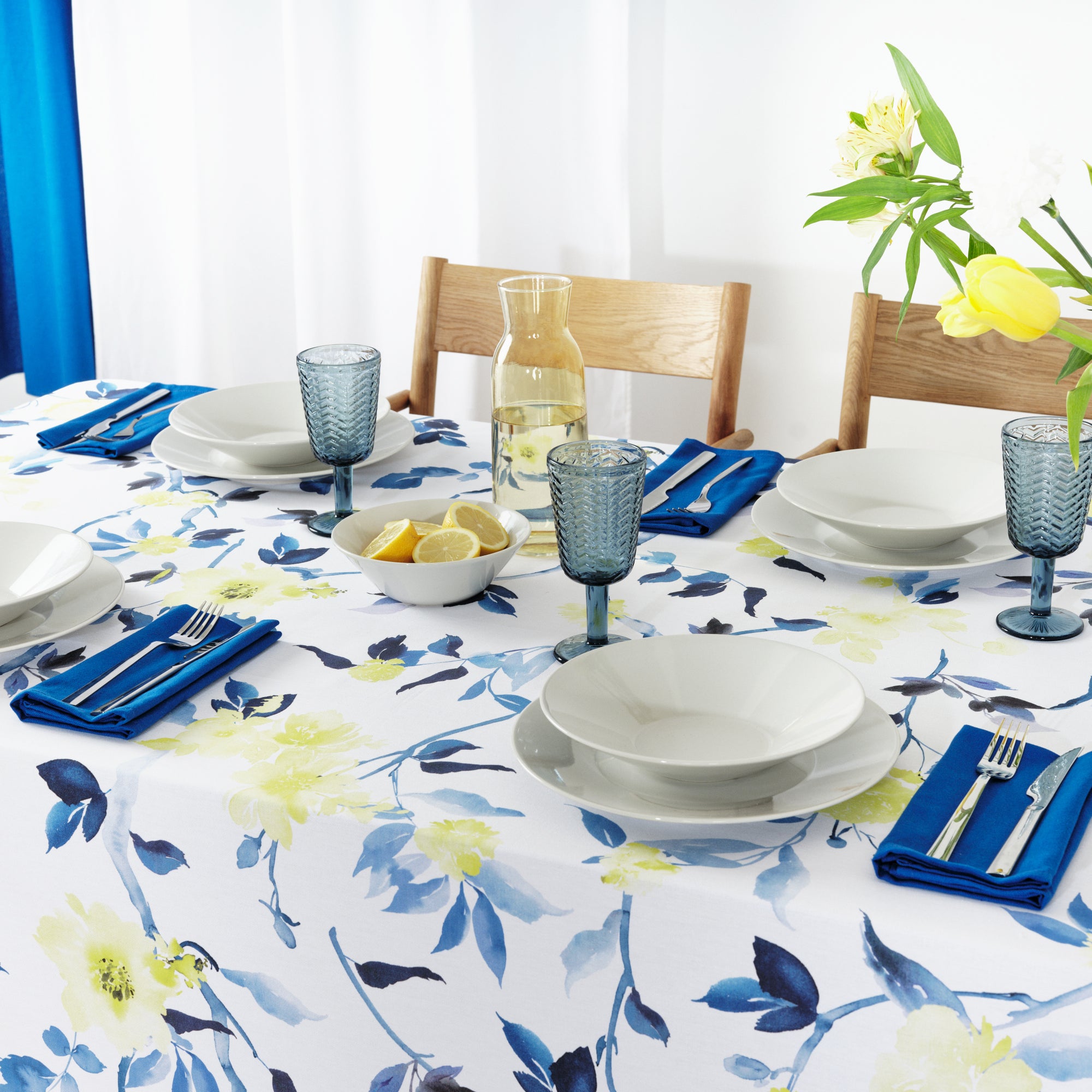 100% cotton stain-resistant resin tablecloth Leeds Blue
