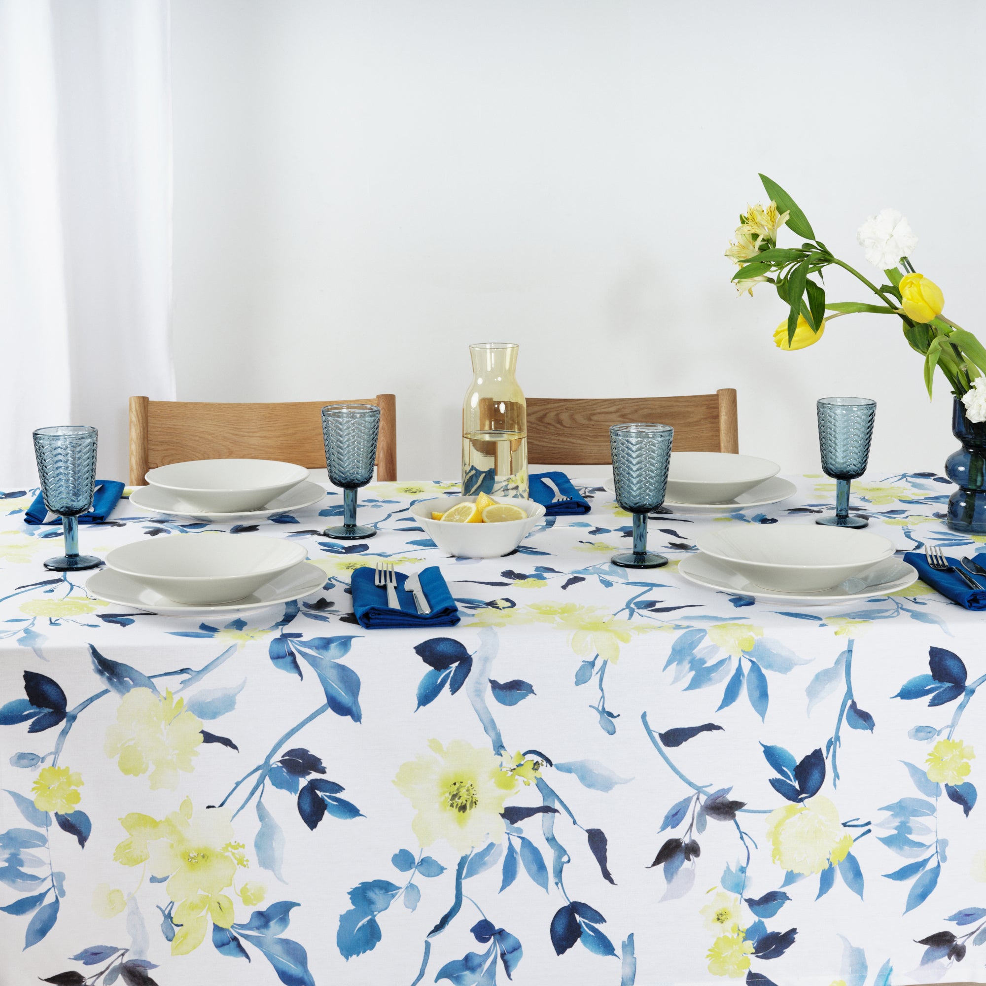 100% cotton stain-resistant resin tablecloth Leeds Blue
