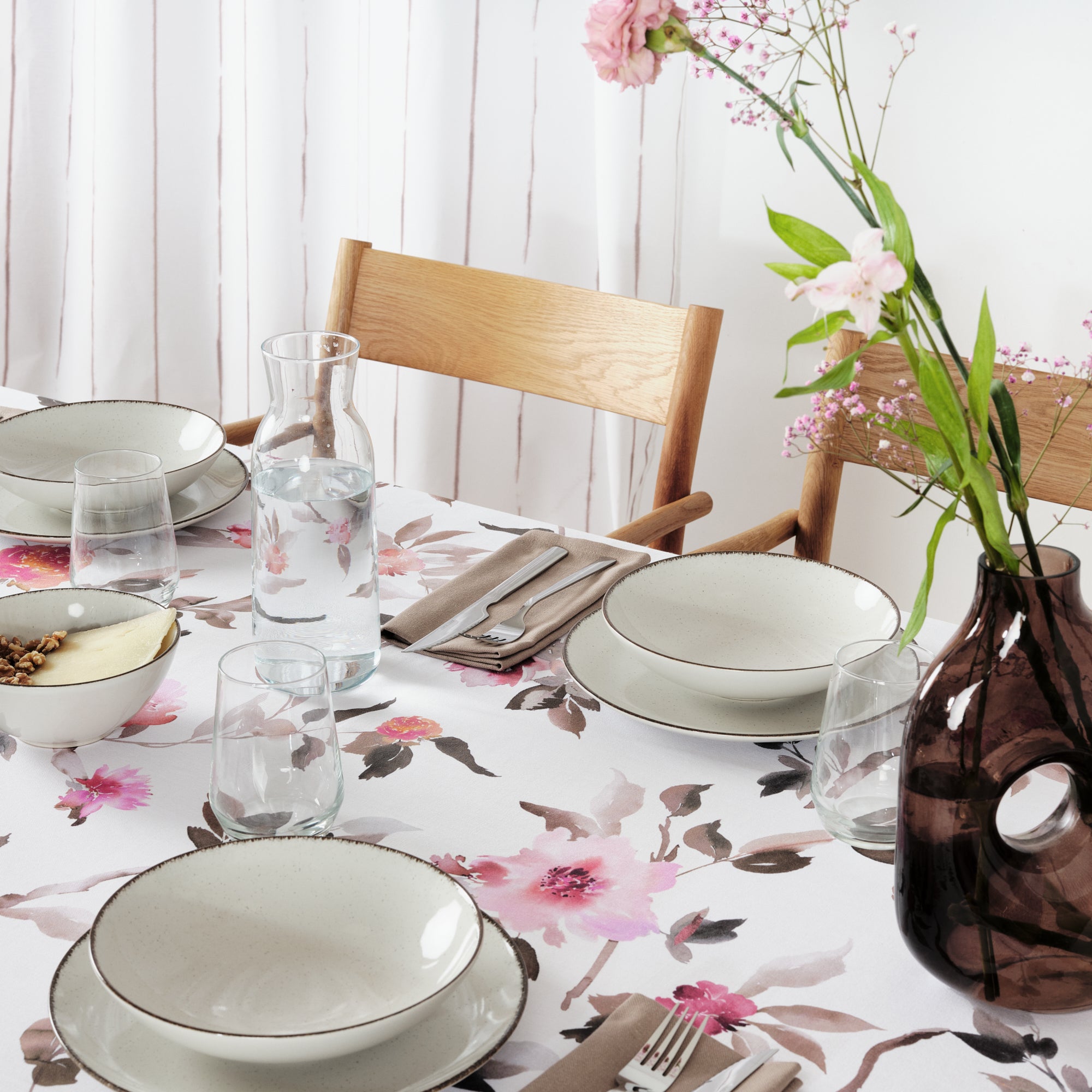 100% cotton stain-resistant resin tablecloth Leeds Pink