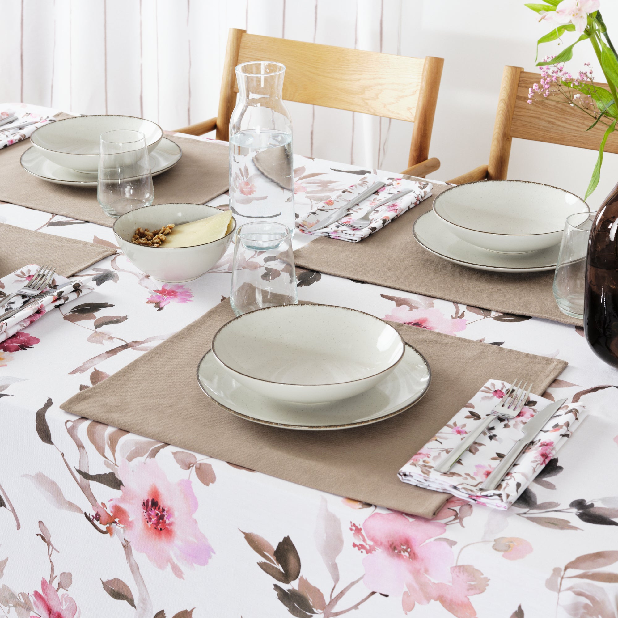 100% cotton stain-resistant resin tablecloth Leeds Pink