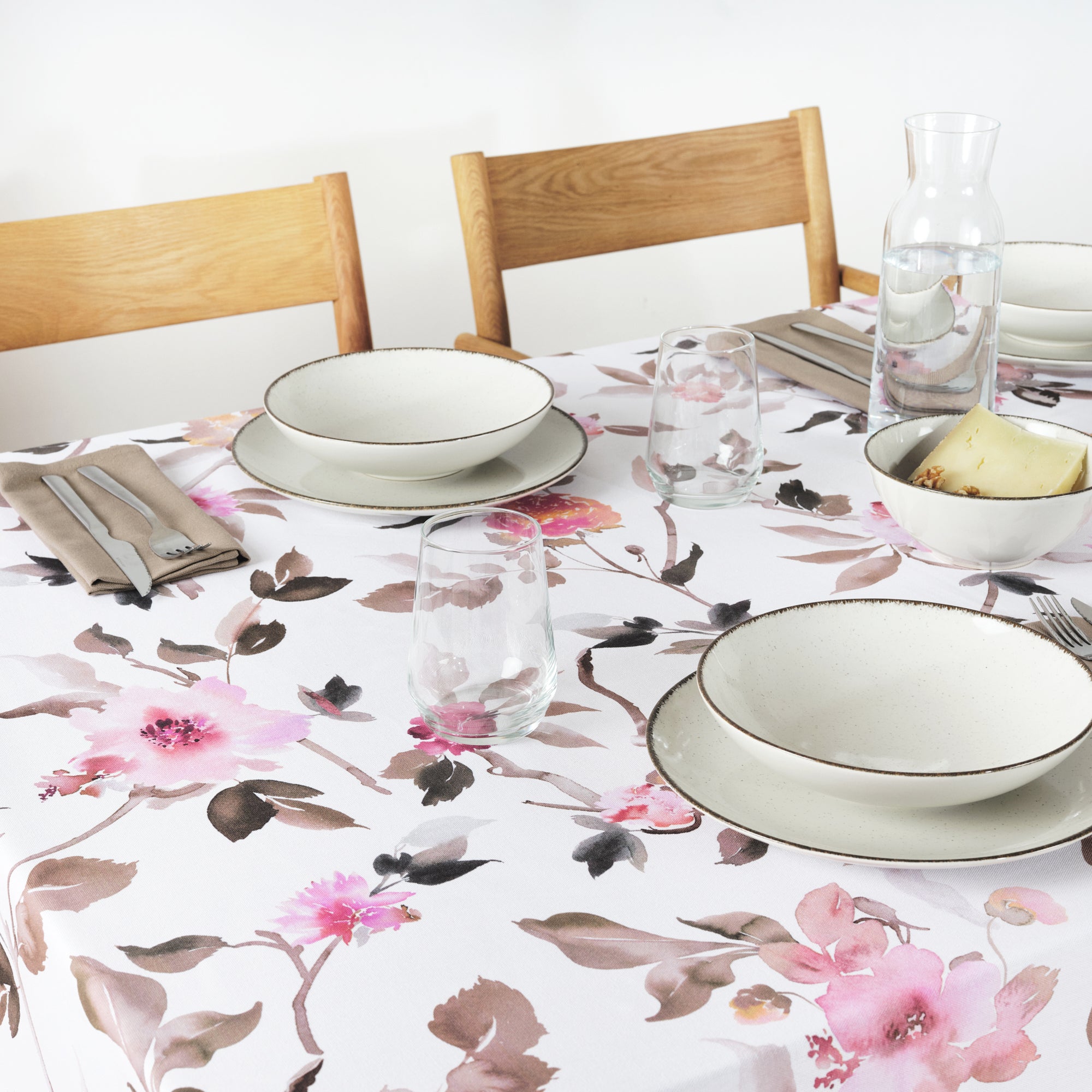 100% cotton stain-resistant resin tablecloth Leeds Pink