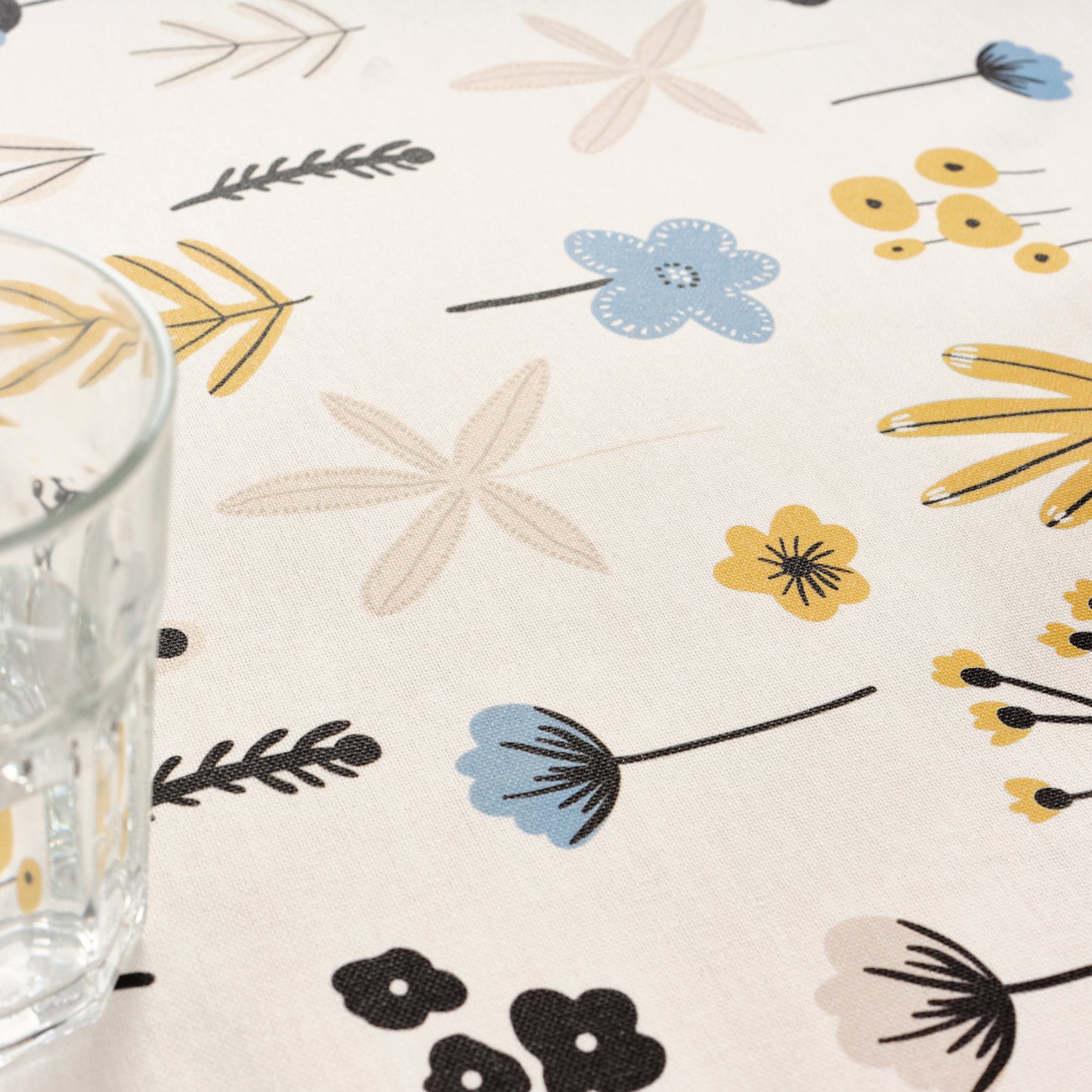 Stain-resistant resin tablecloth CARMINA 4