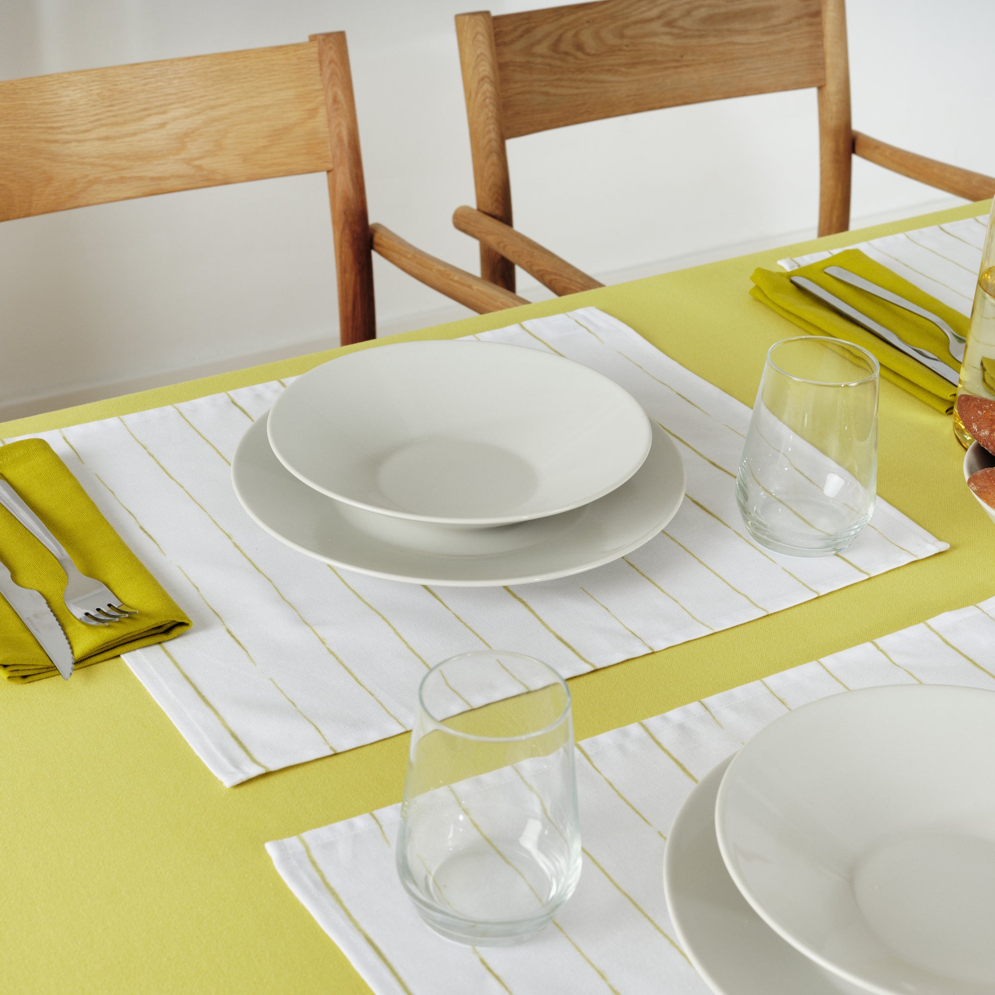 Paquet de 2 pièces. Set de table Andover 15 enduit de résine antitache