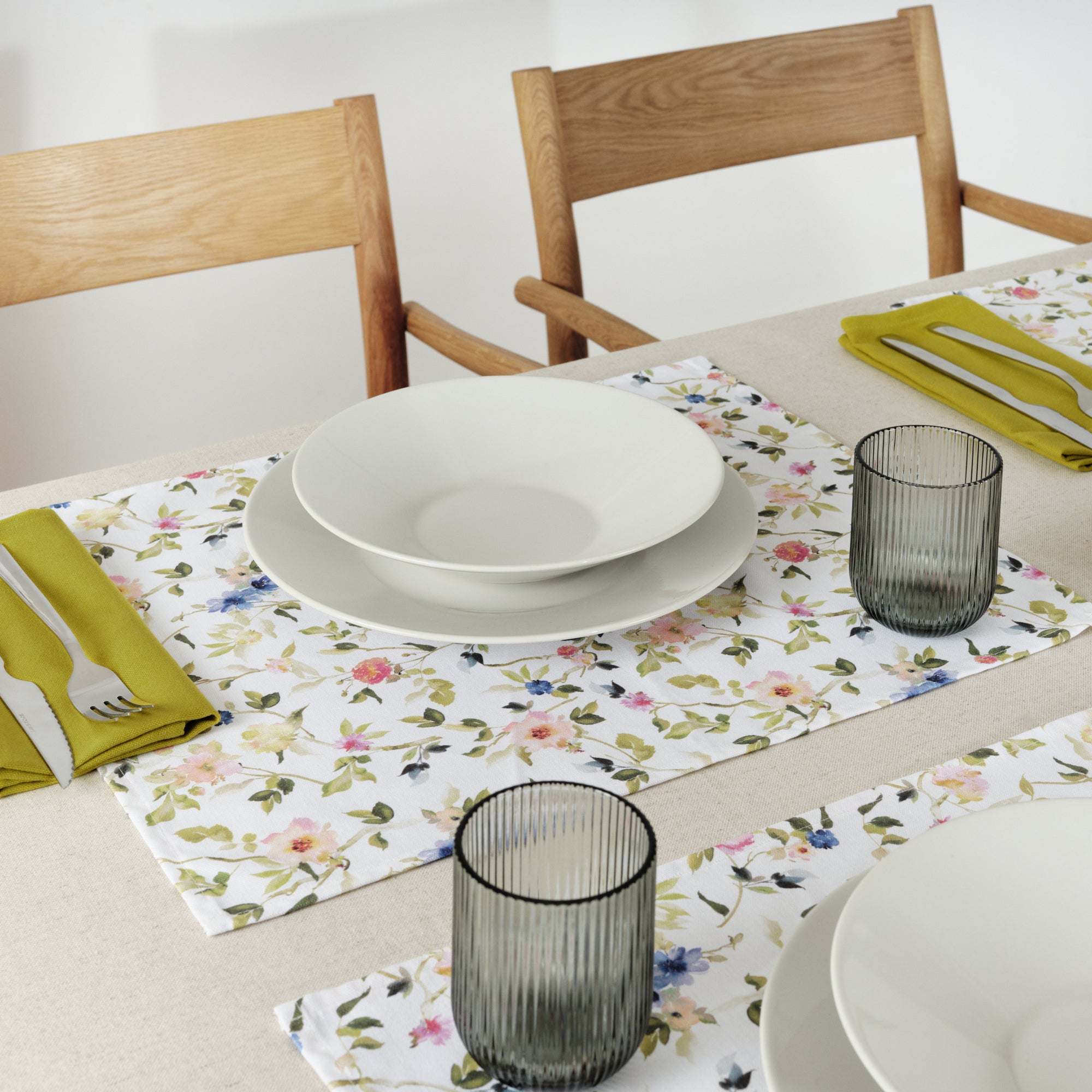 Paquet de 2 pièces. Set de table en résine antitache Leeds Green