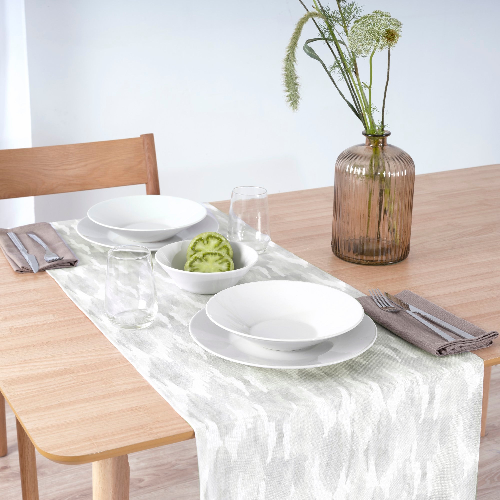 100% cotton table runner Luton 2