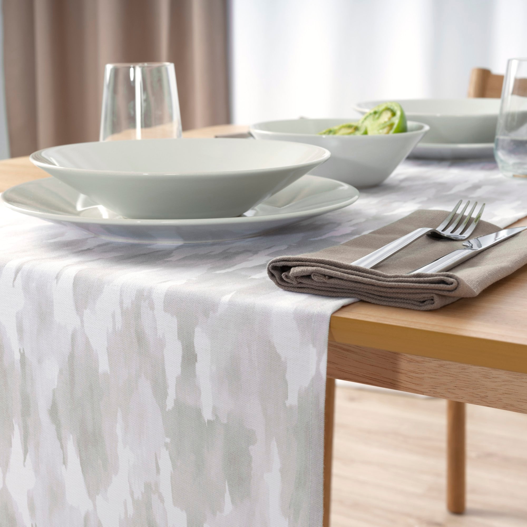 100% cotton table runner Luton 2