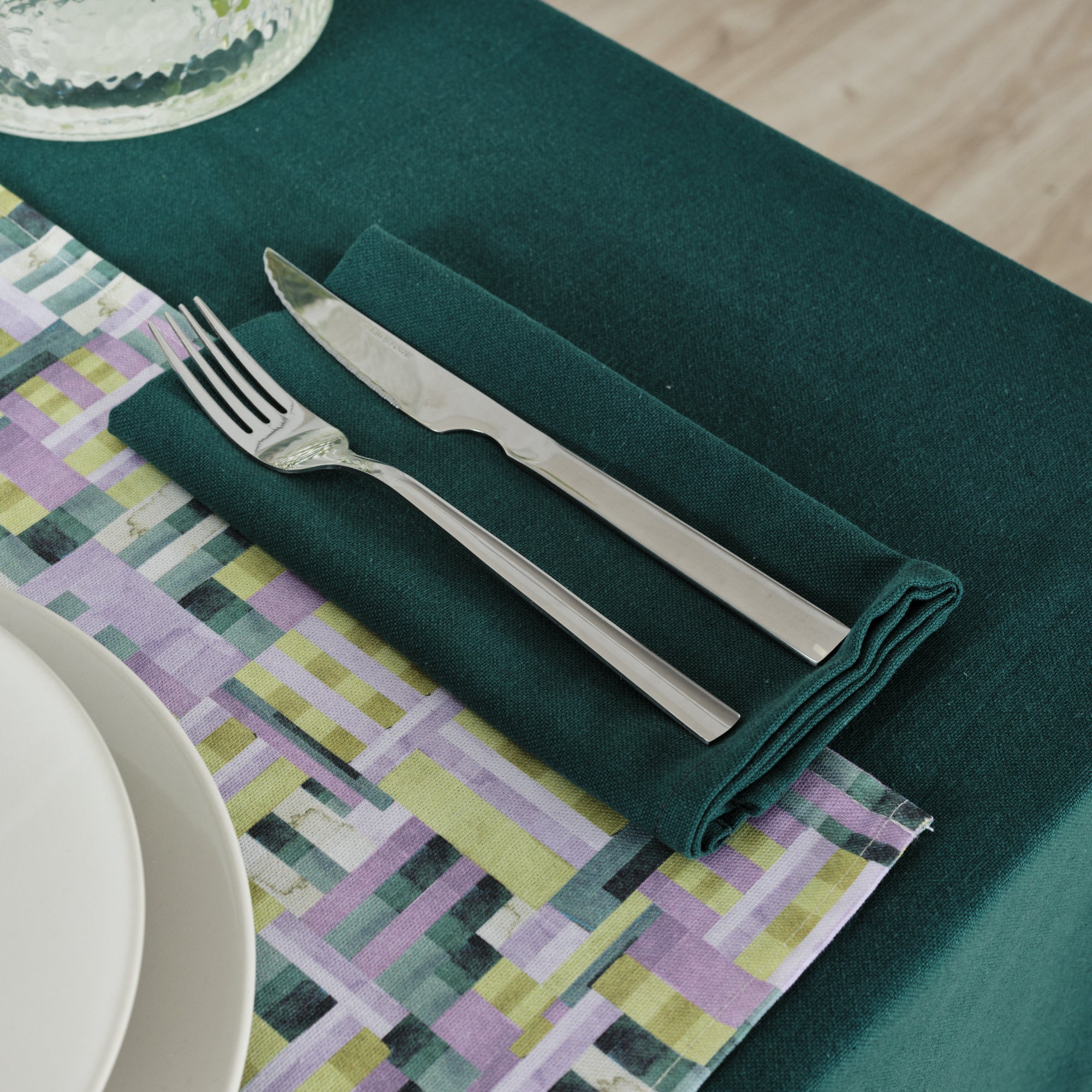 Pack of 2 plain napkins 100% linen Esmeralda