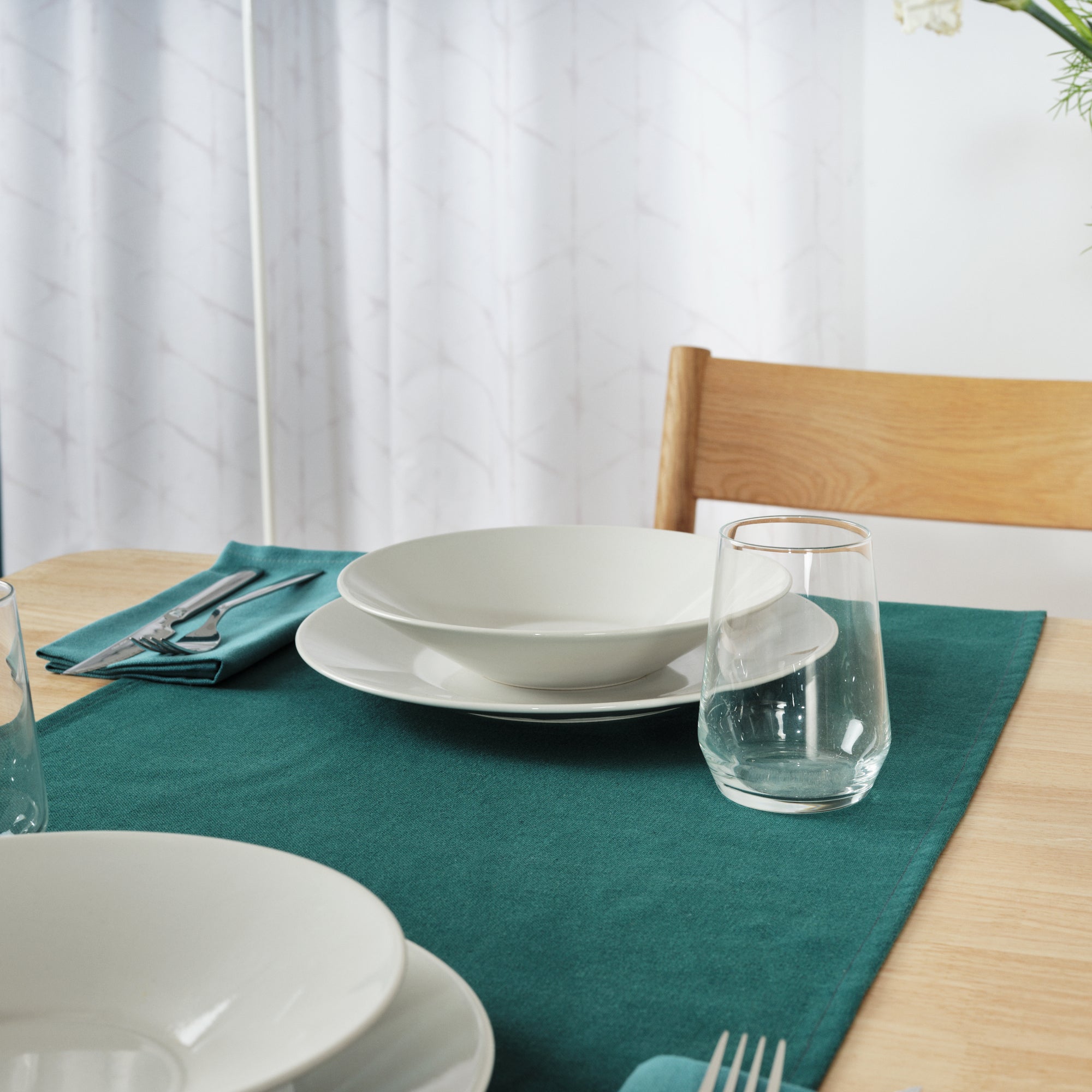 Chemin de table uni 100% lin Emeraude