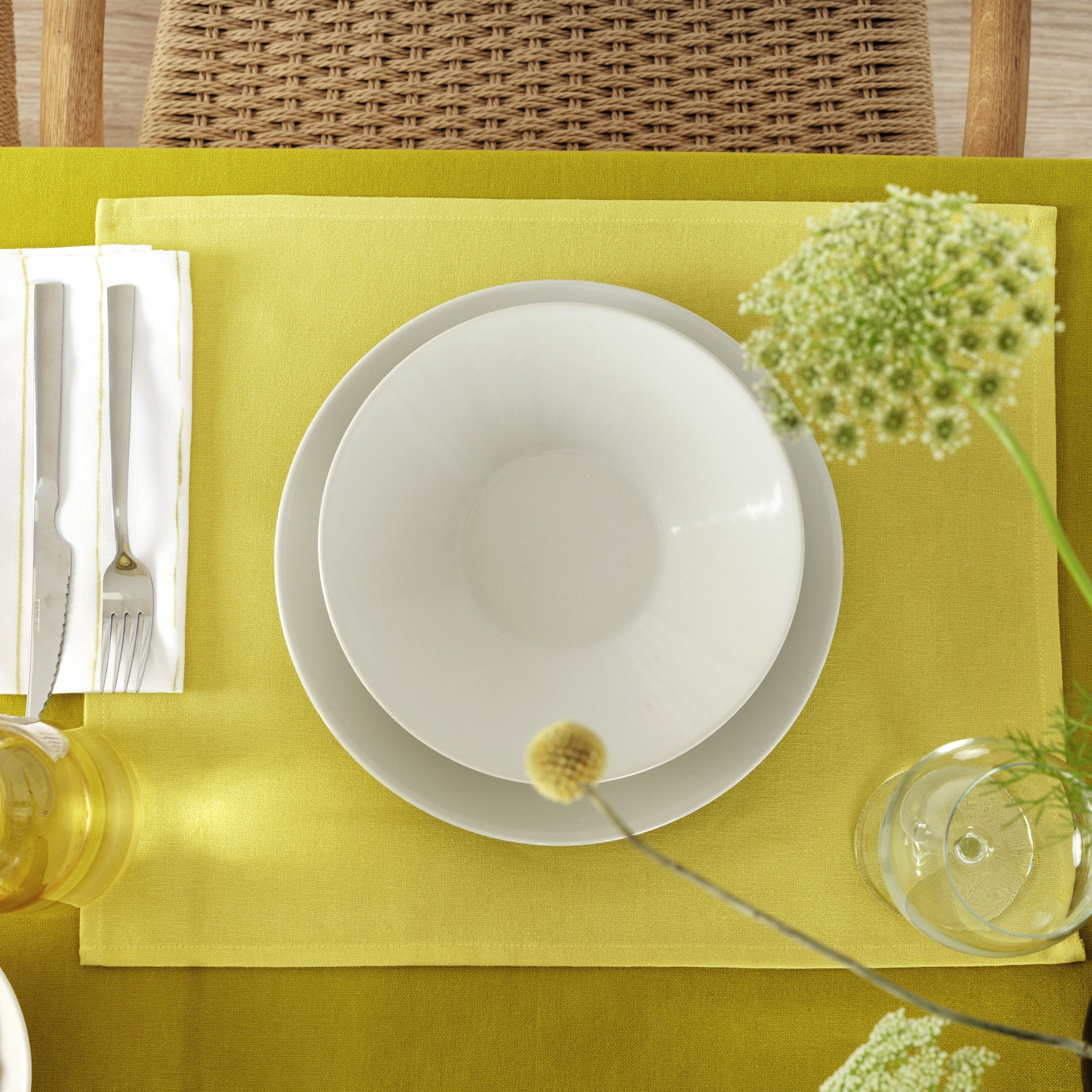 Paquet de 2 pièces. Set de table uni 100% lin Vert Clair